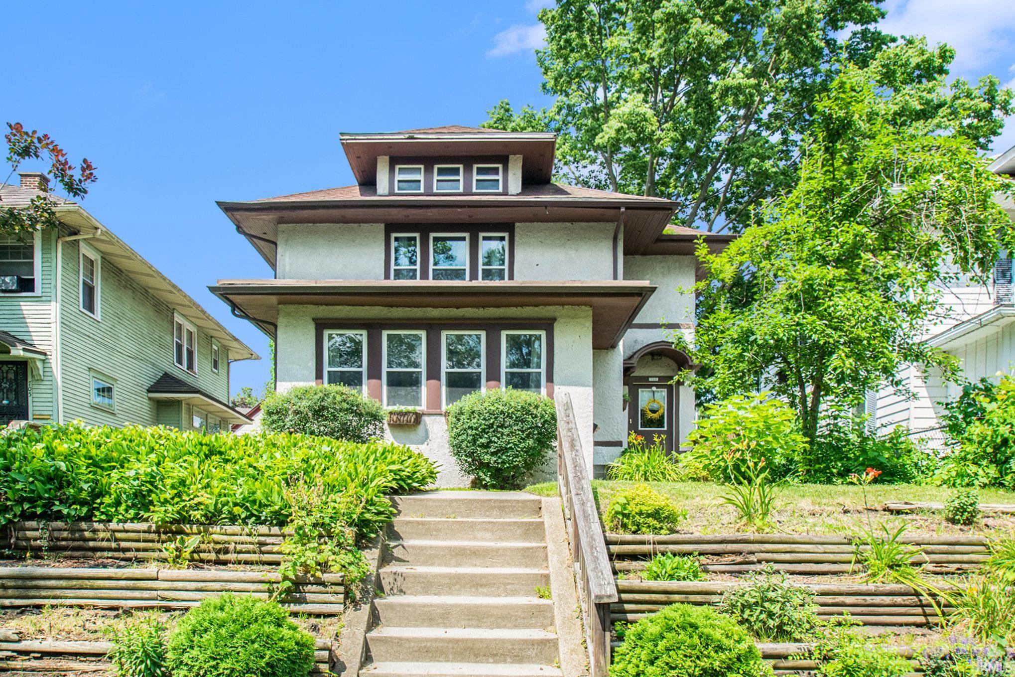709 Riverside