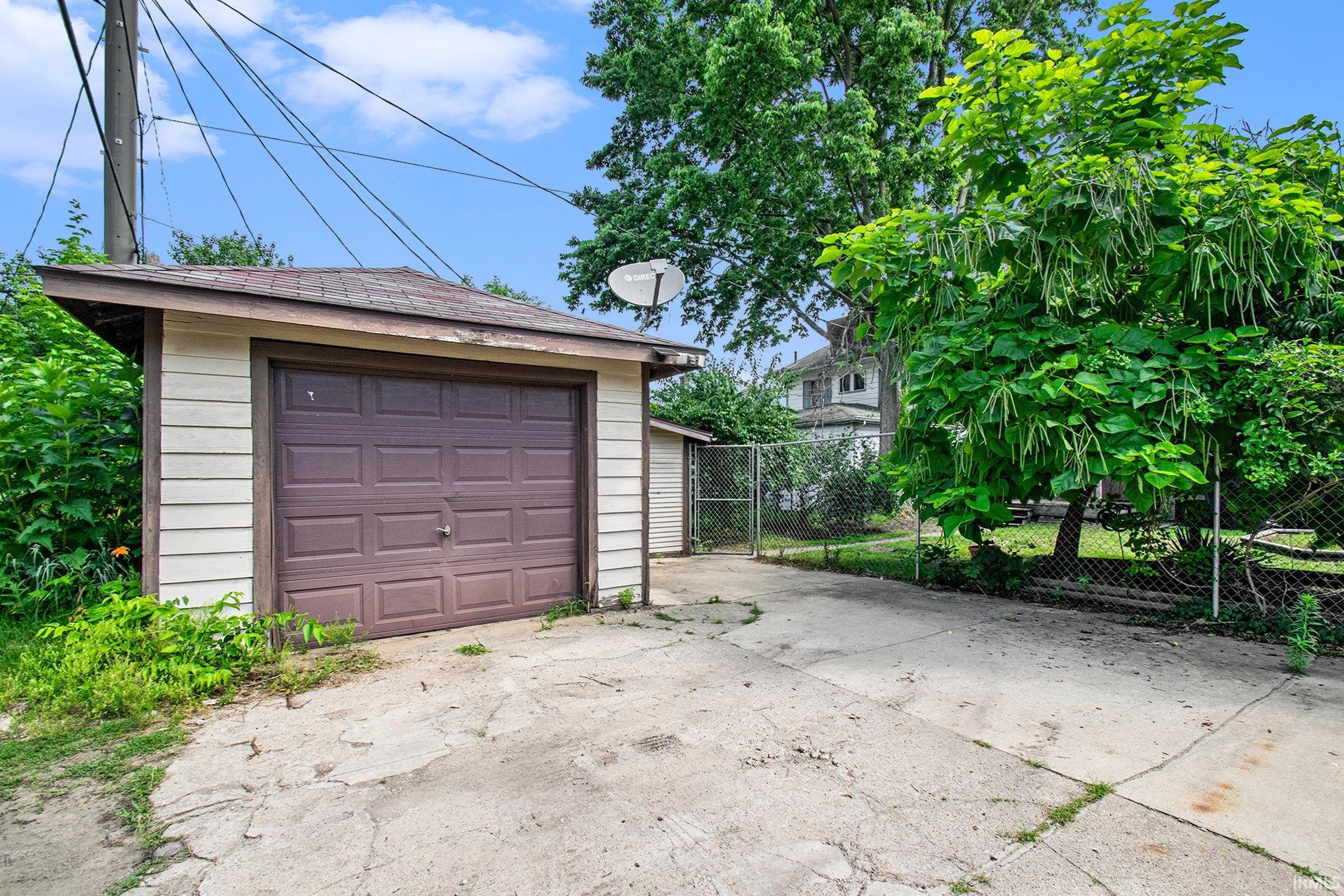 709 Riverside