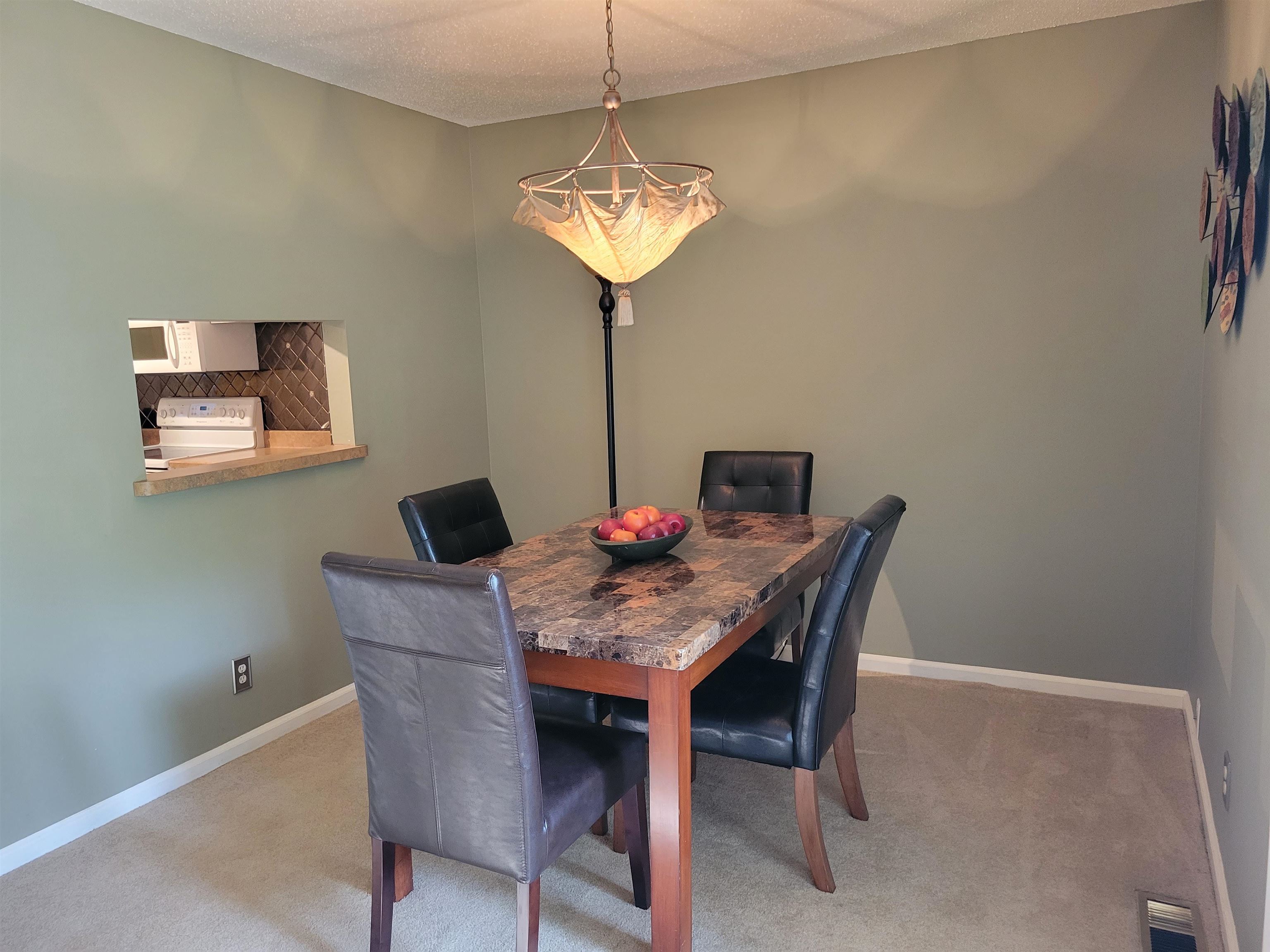 18101 Stoneridge, Apt E