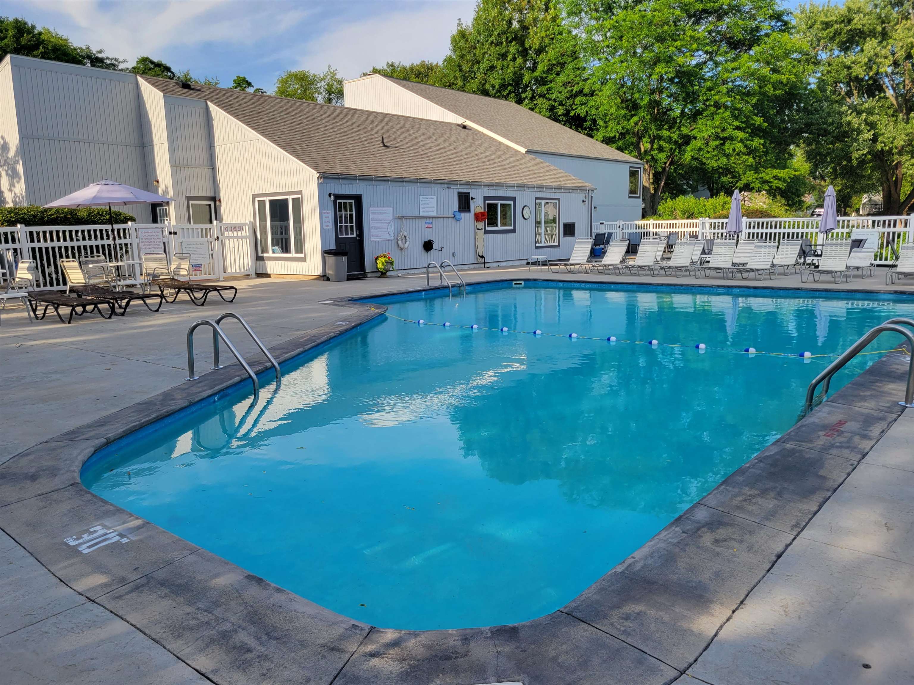 18101 Stoneridge, Apt E