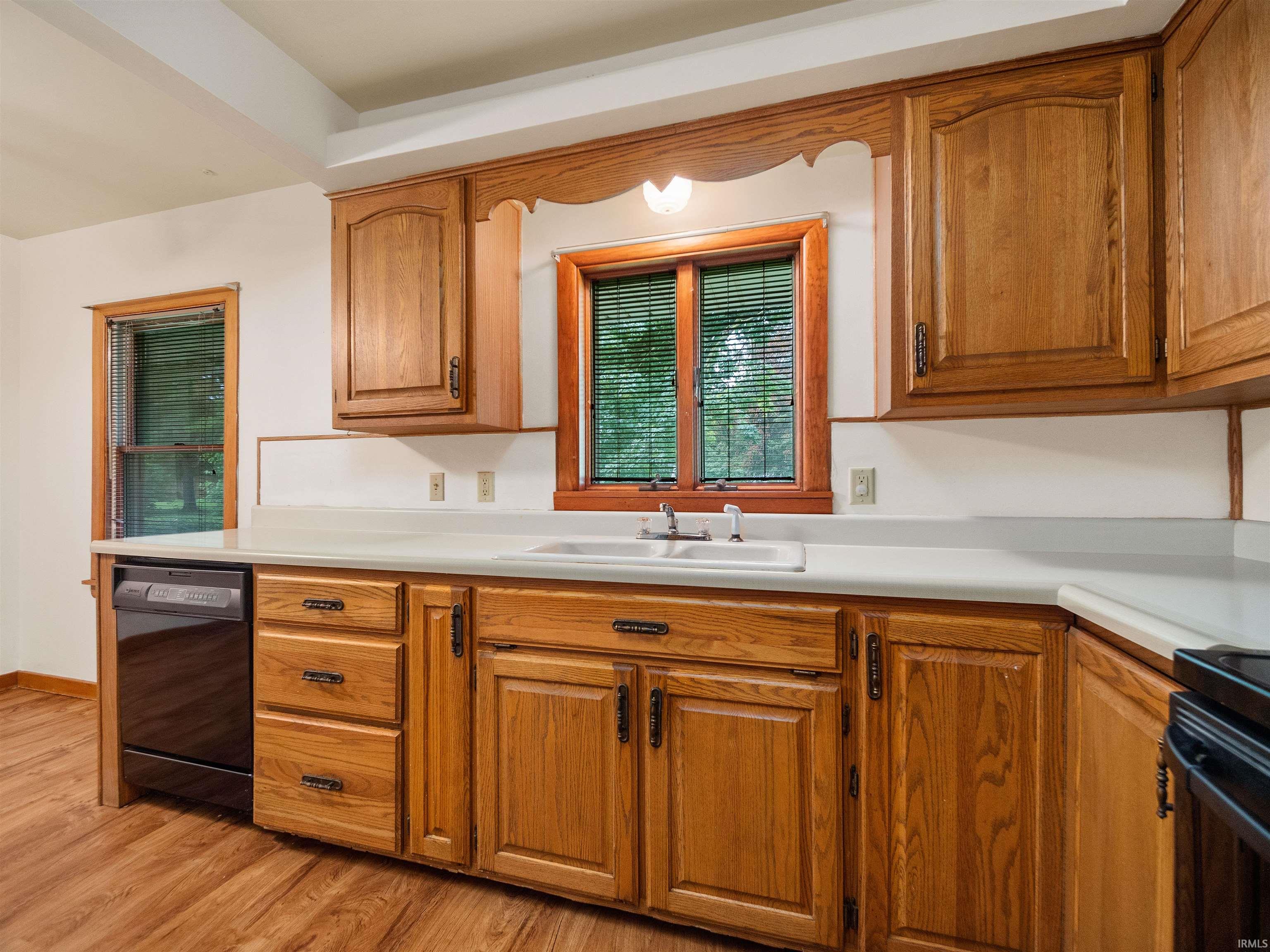 5810 Fernwood