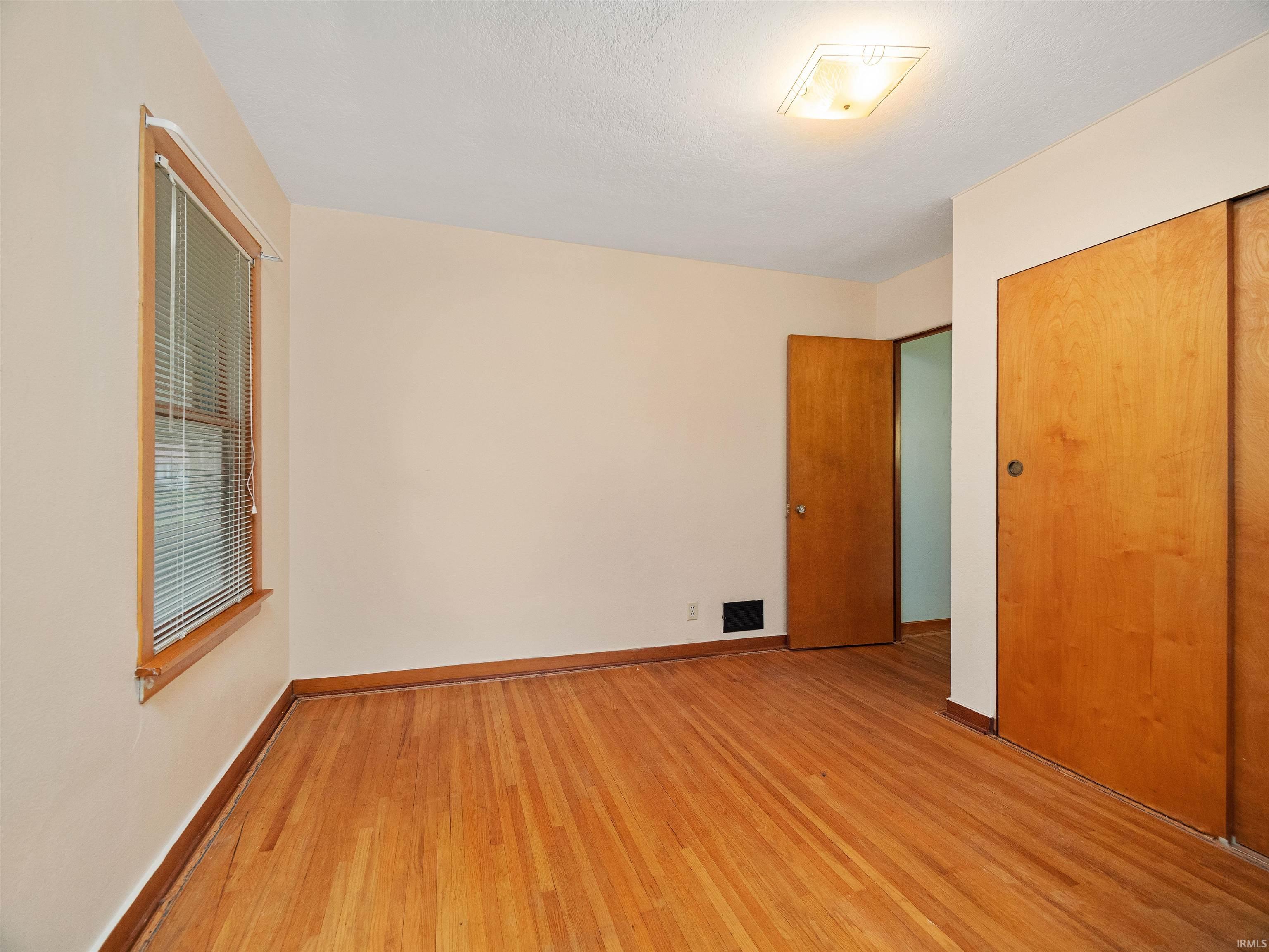 5810 Fernwood