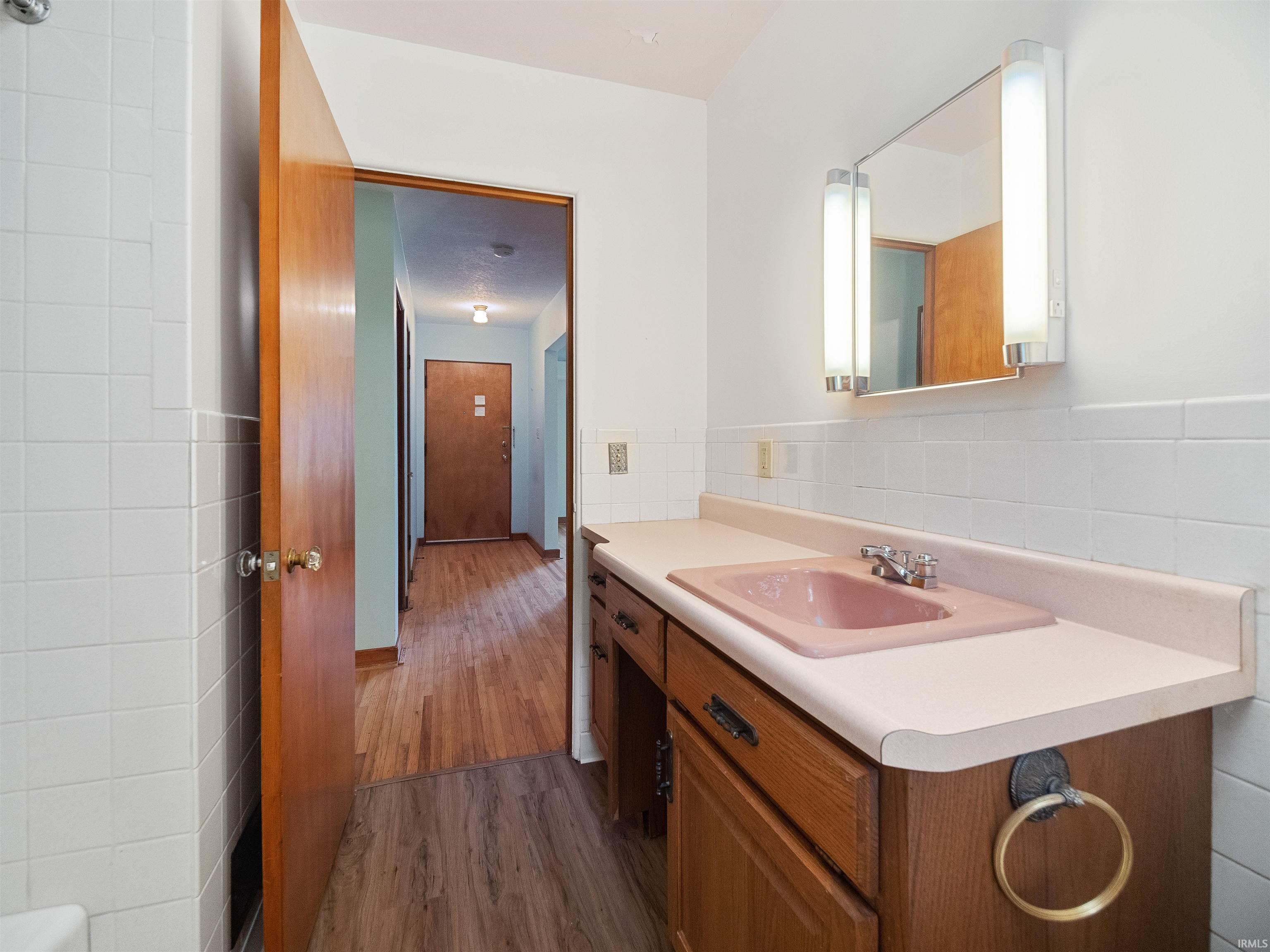 5810 Fernwood