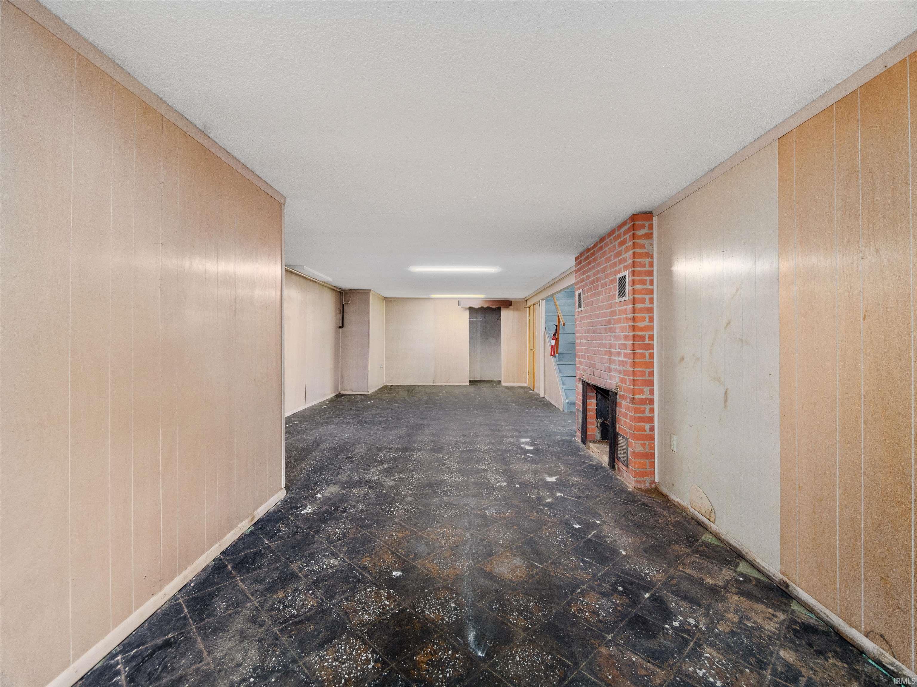5810 Fernwood