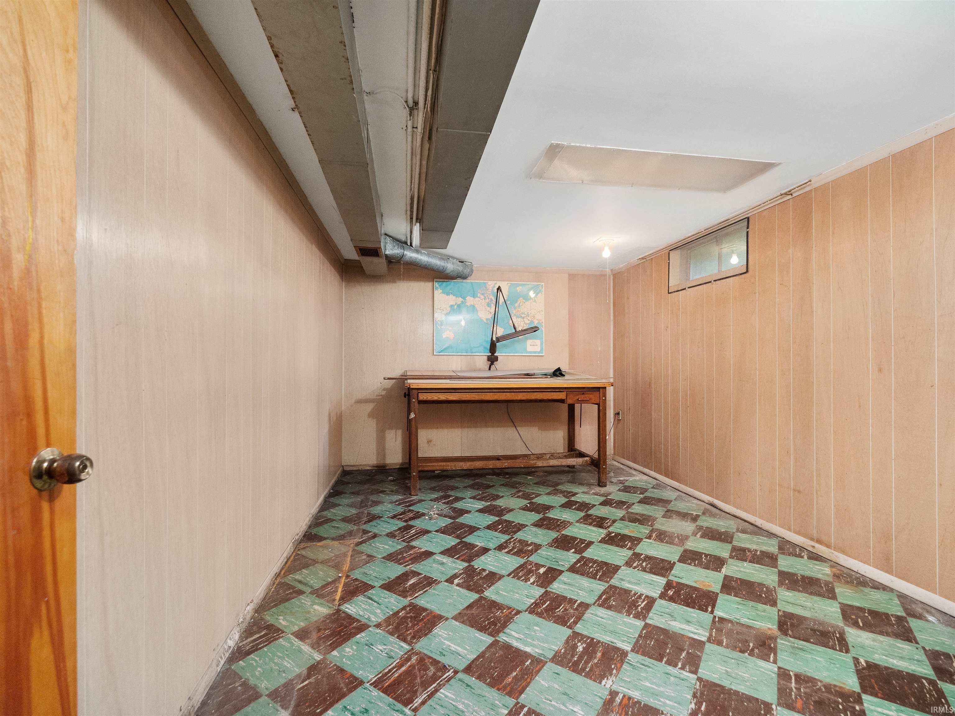 5810 Fernwood