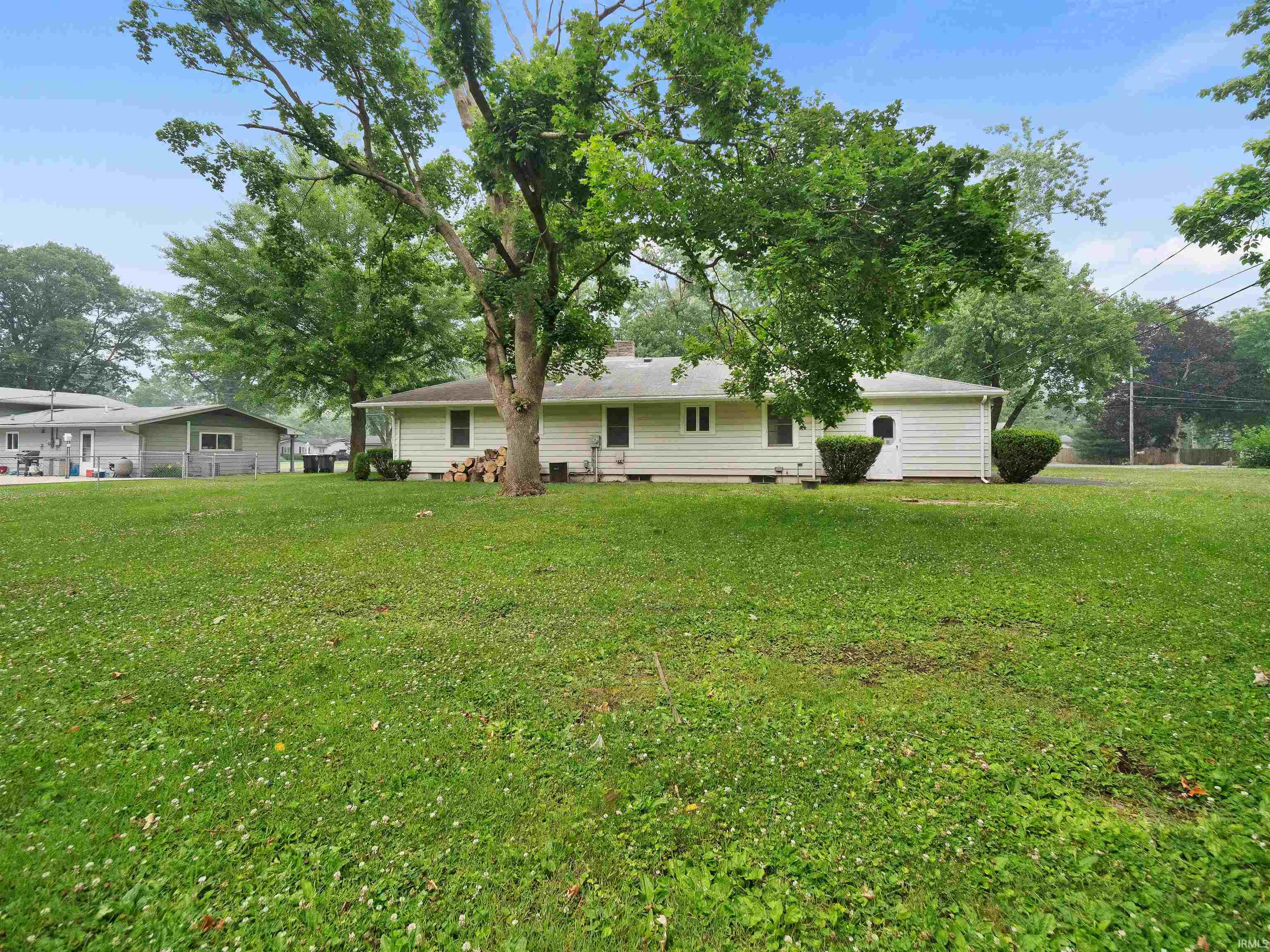 5810 Fernwood