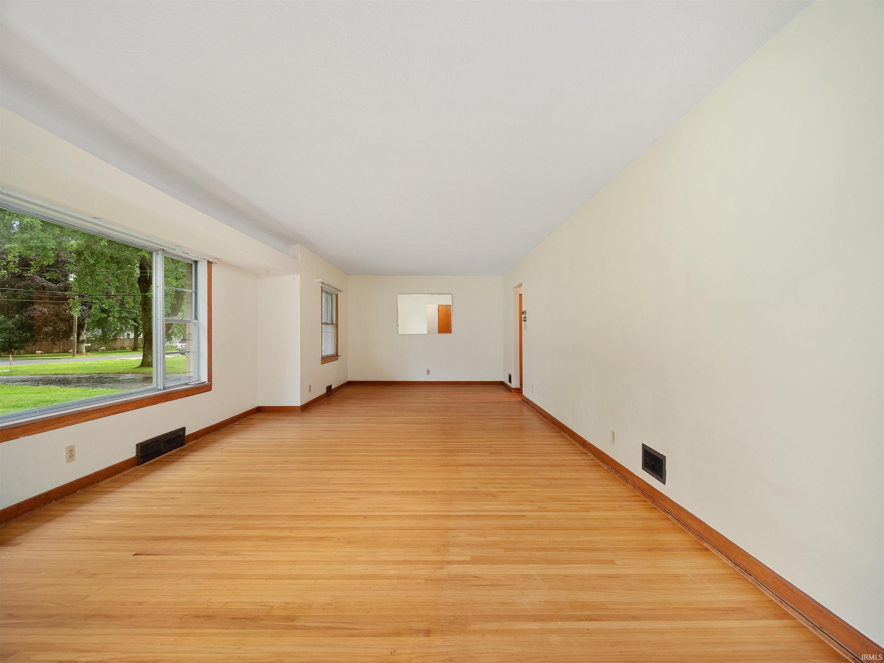 5810 Fernwood