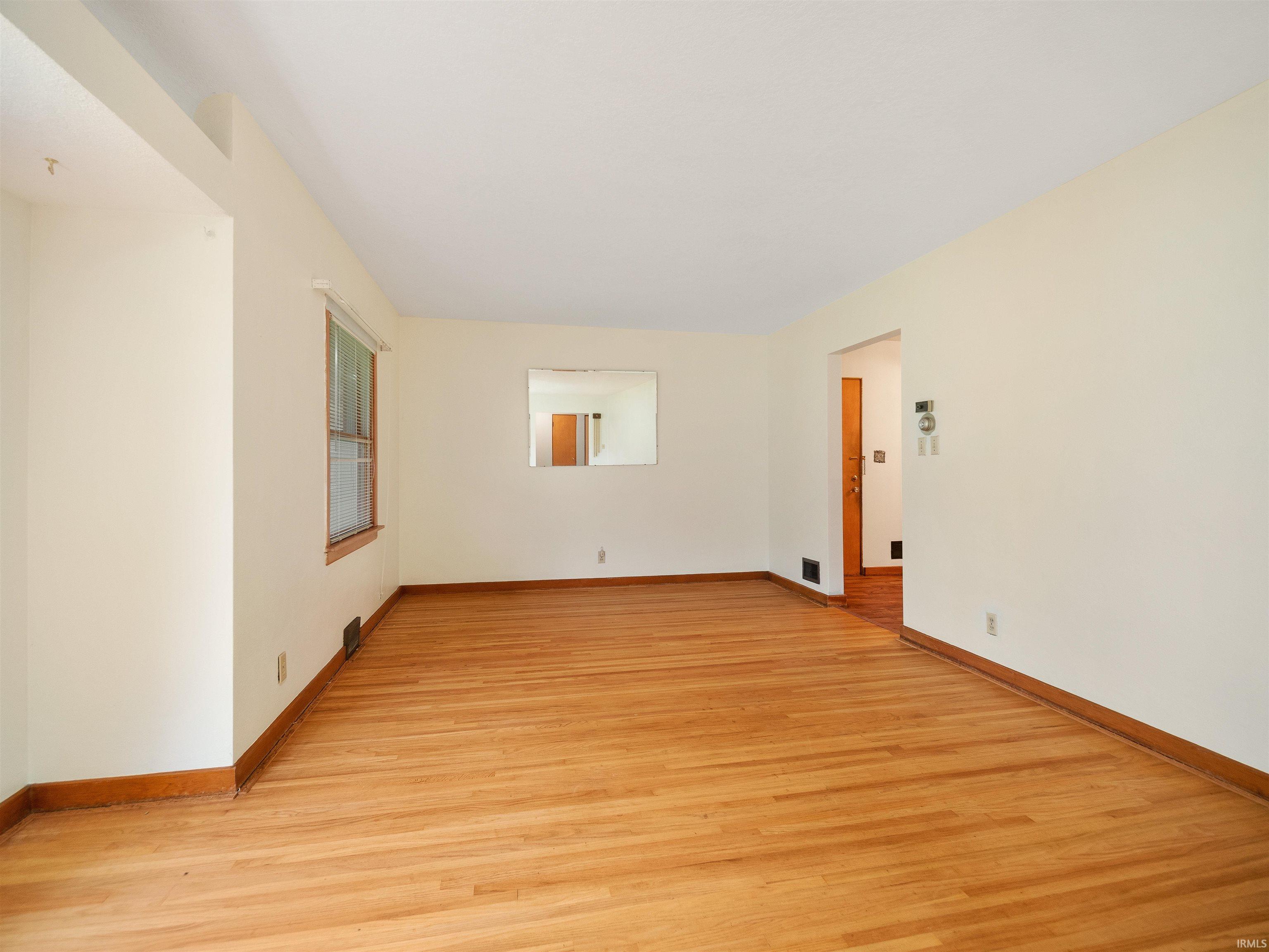 5810 Fernwood