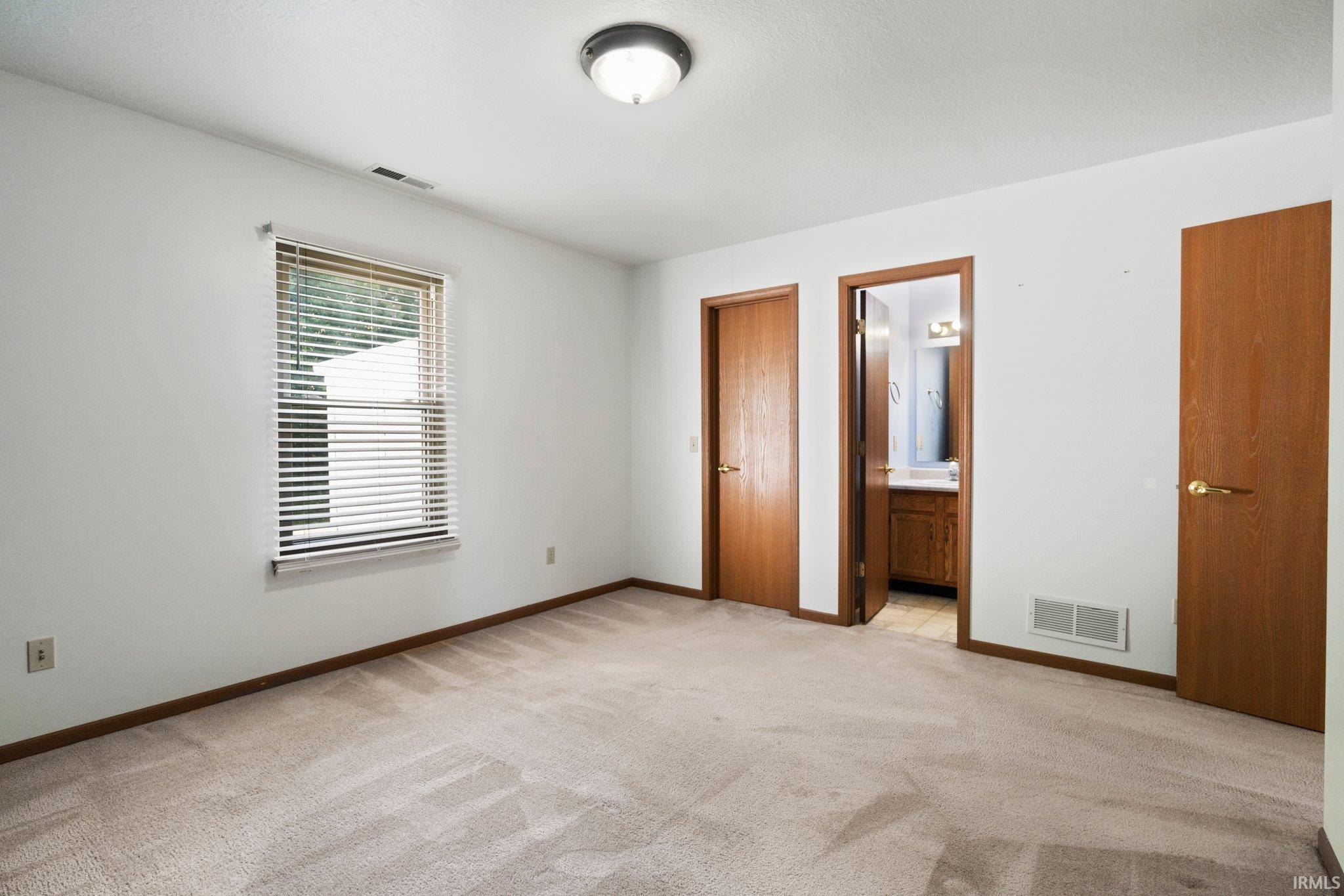 10649 Graystone