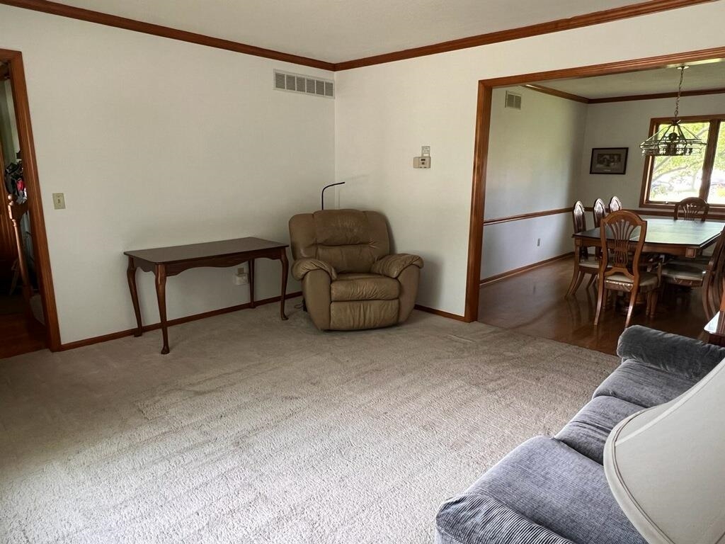 5101 Holly Oak