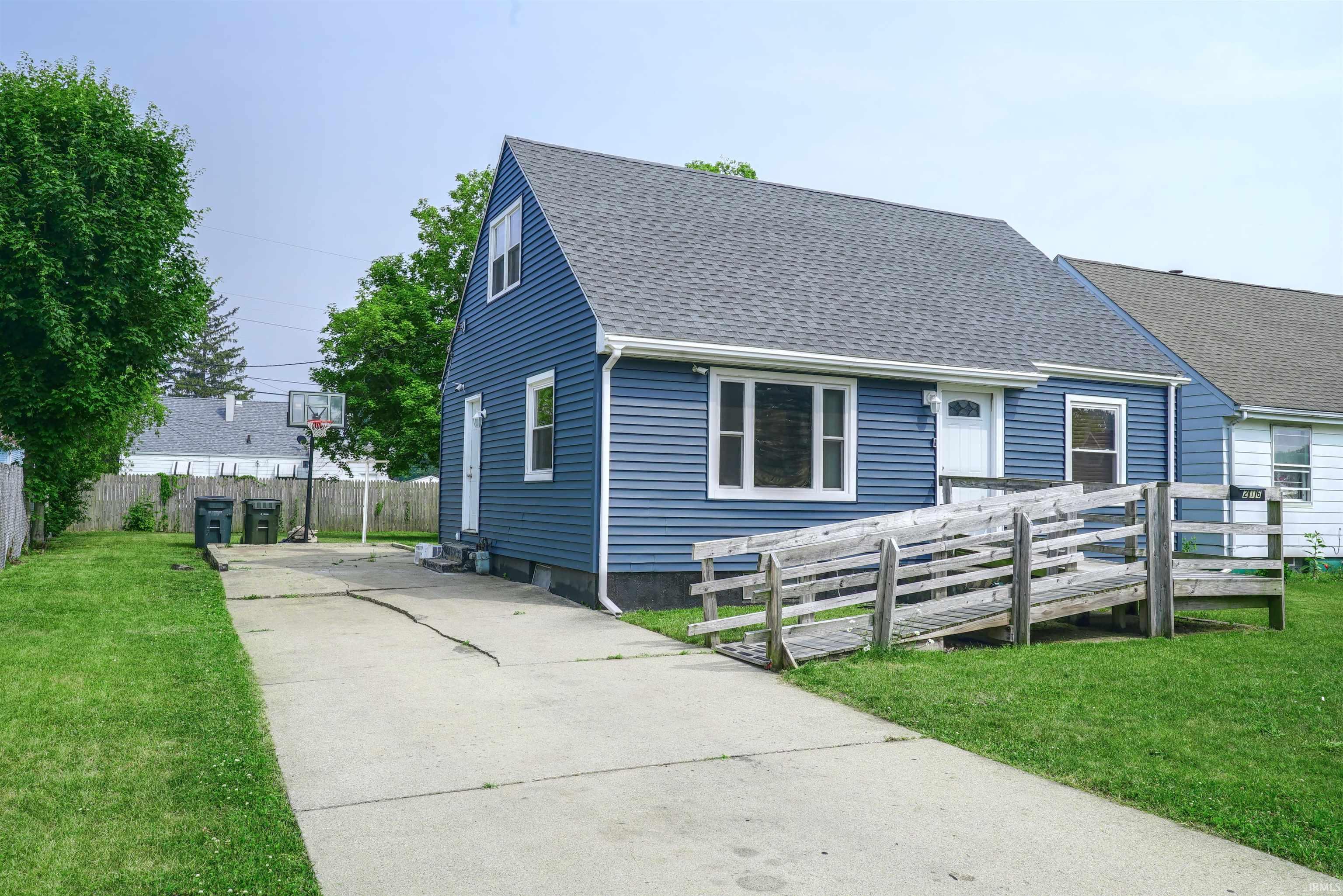 216 Walton