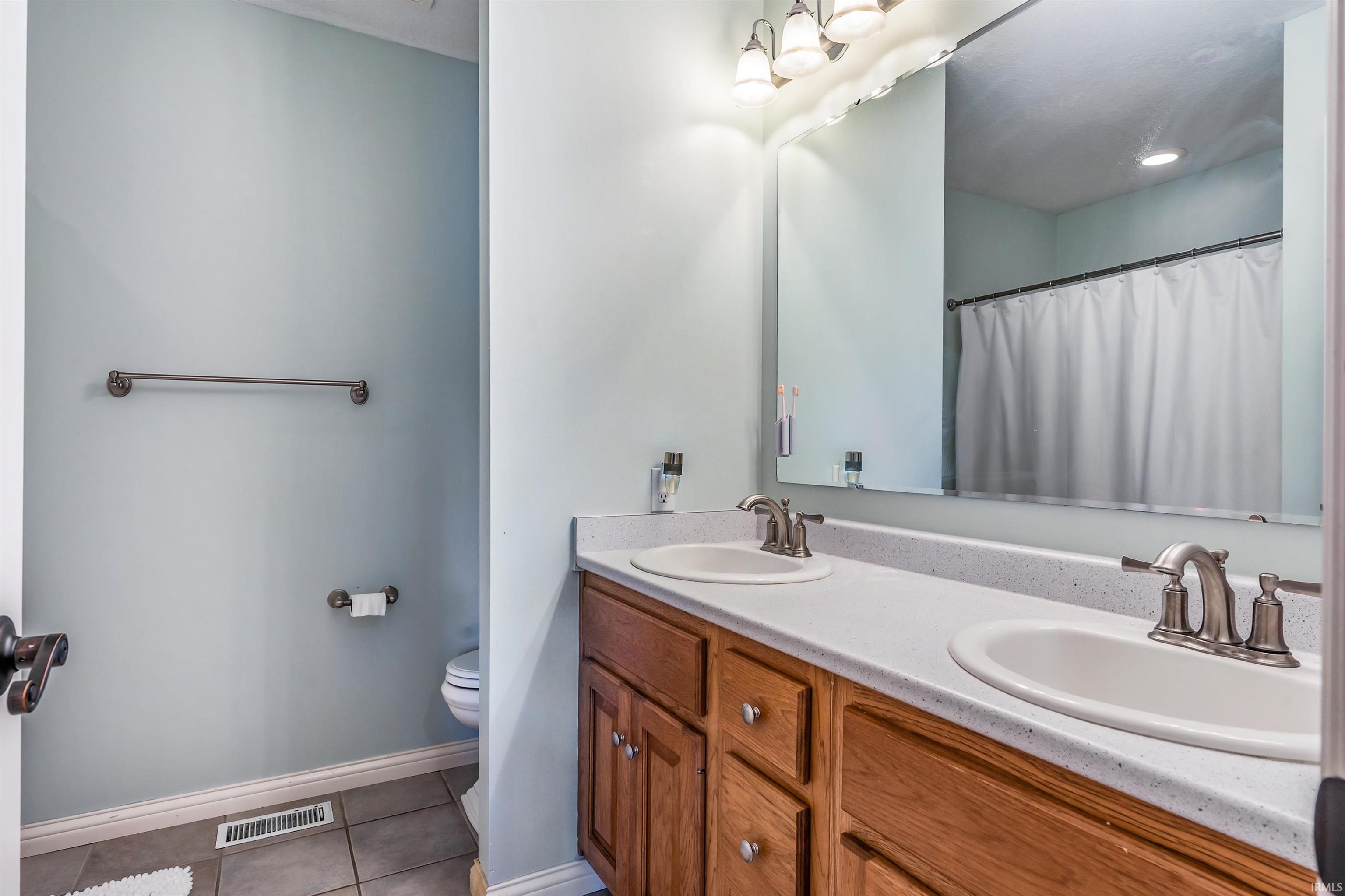 2730 Covington Manor