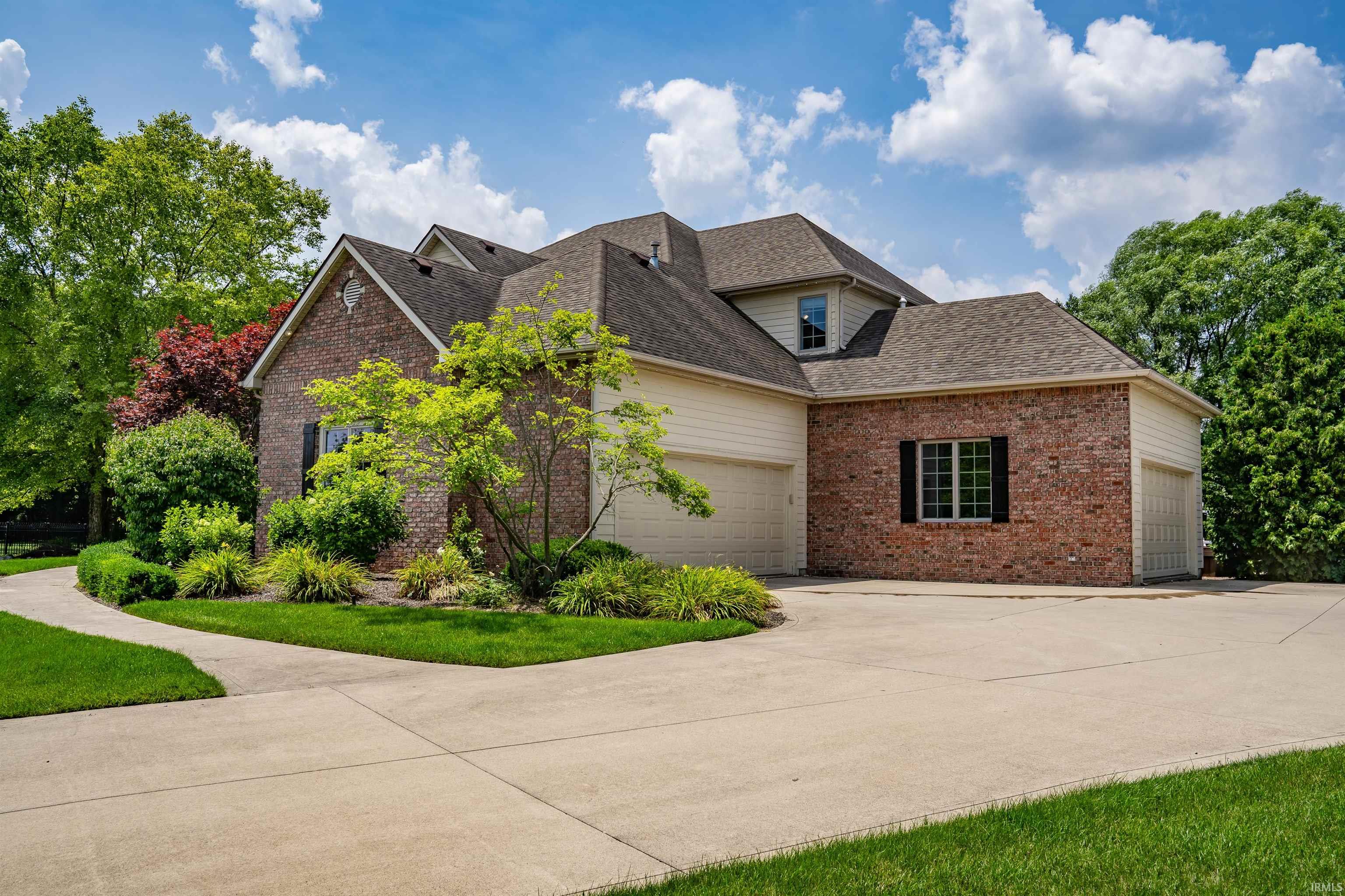 2730 Covington Manor