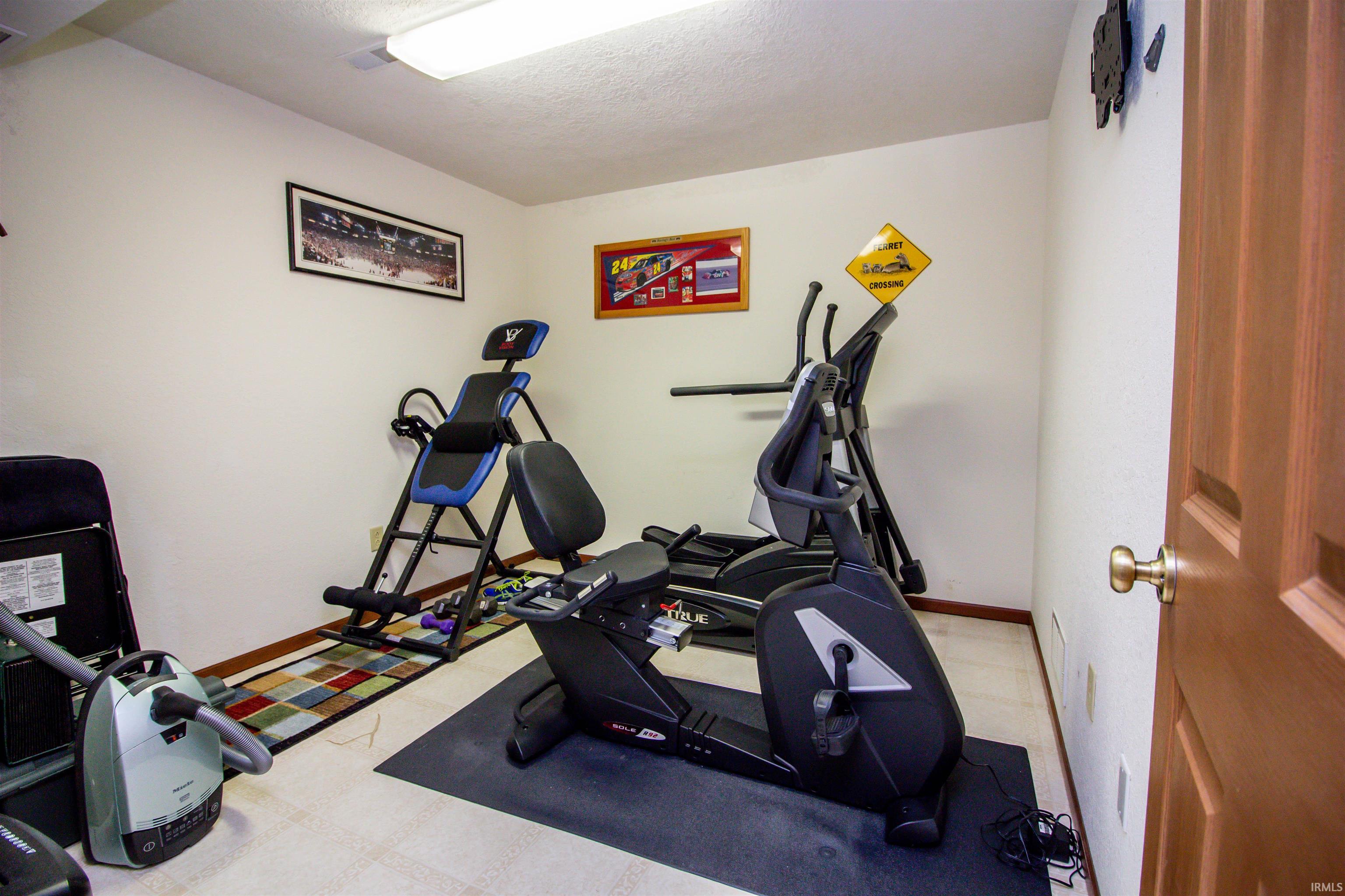 7740 Fibia Place-92