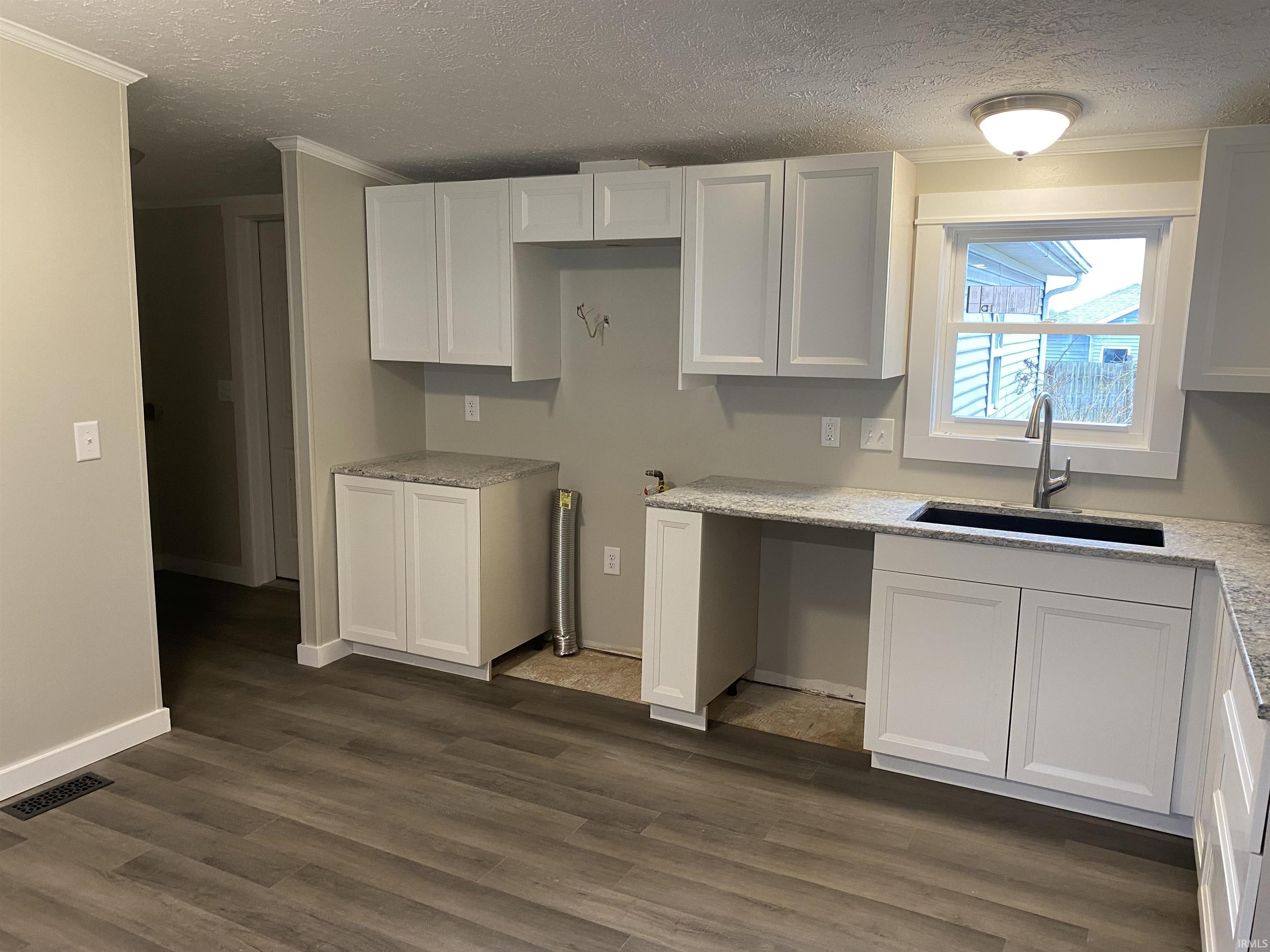 313 Weston