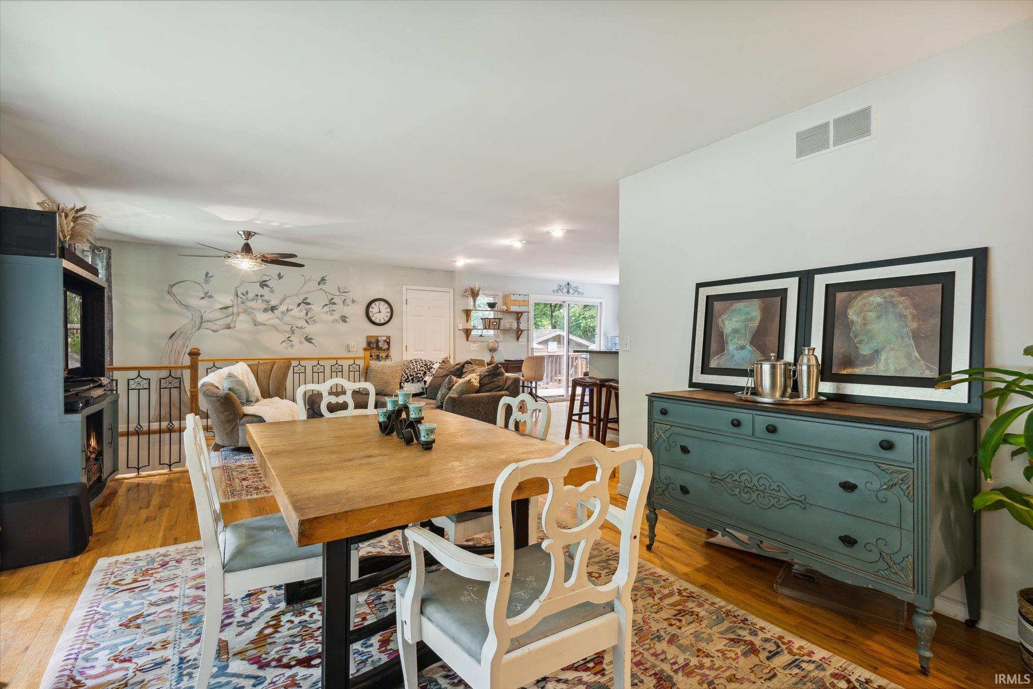 104 Woodview