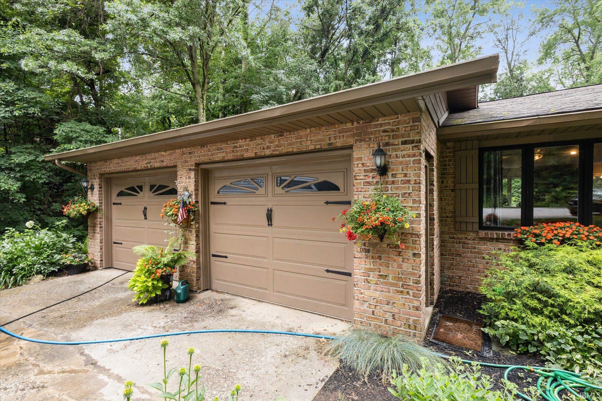 104 Woodview