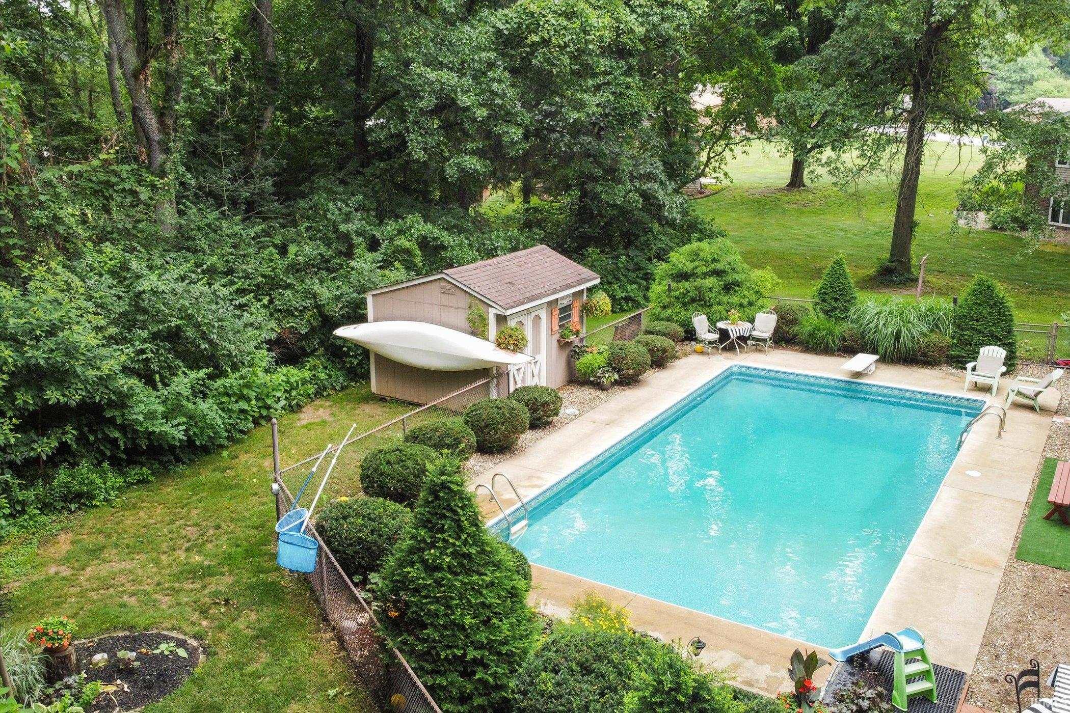 104 Woodview