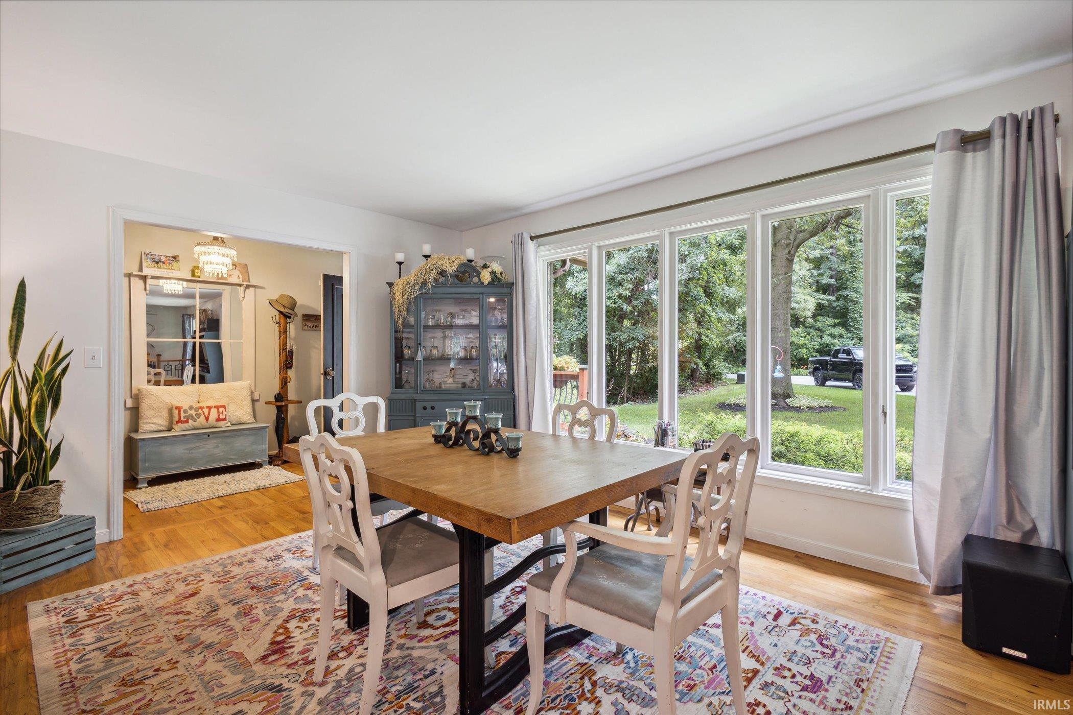 104 Woodview