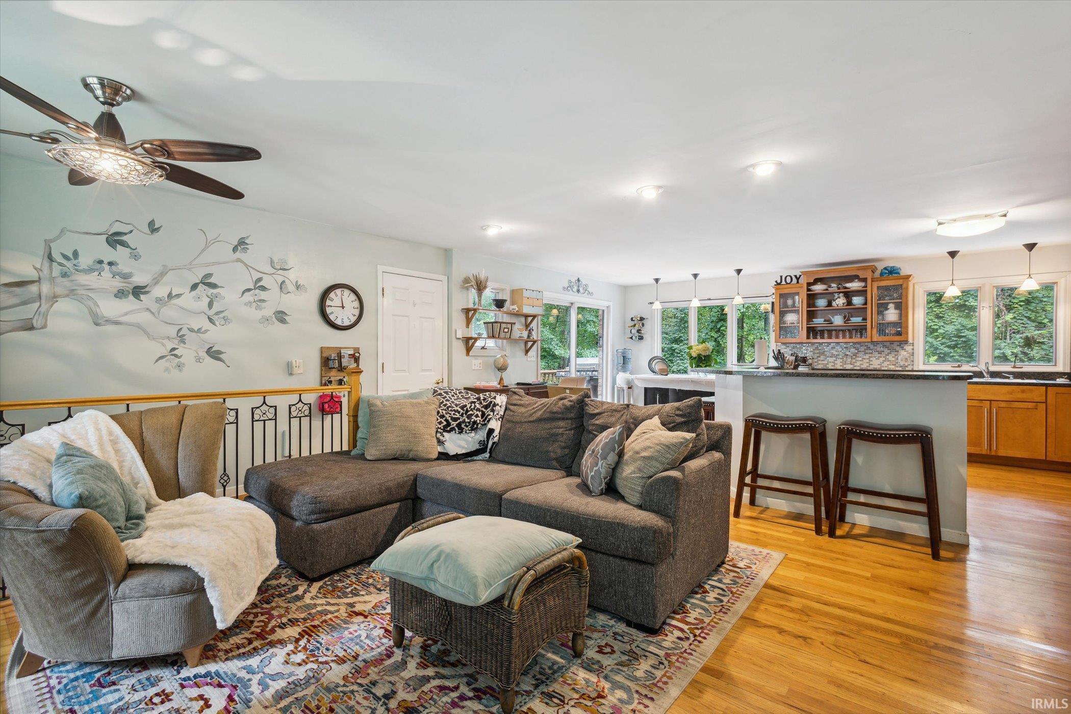 104 Woodview