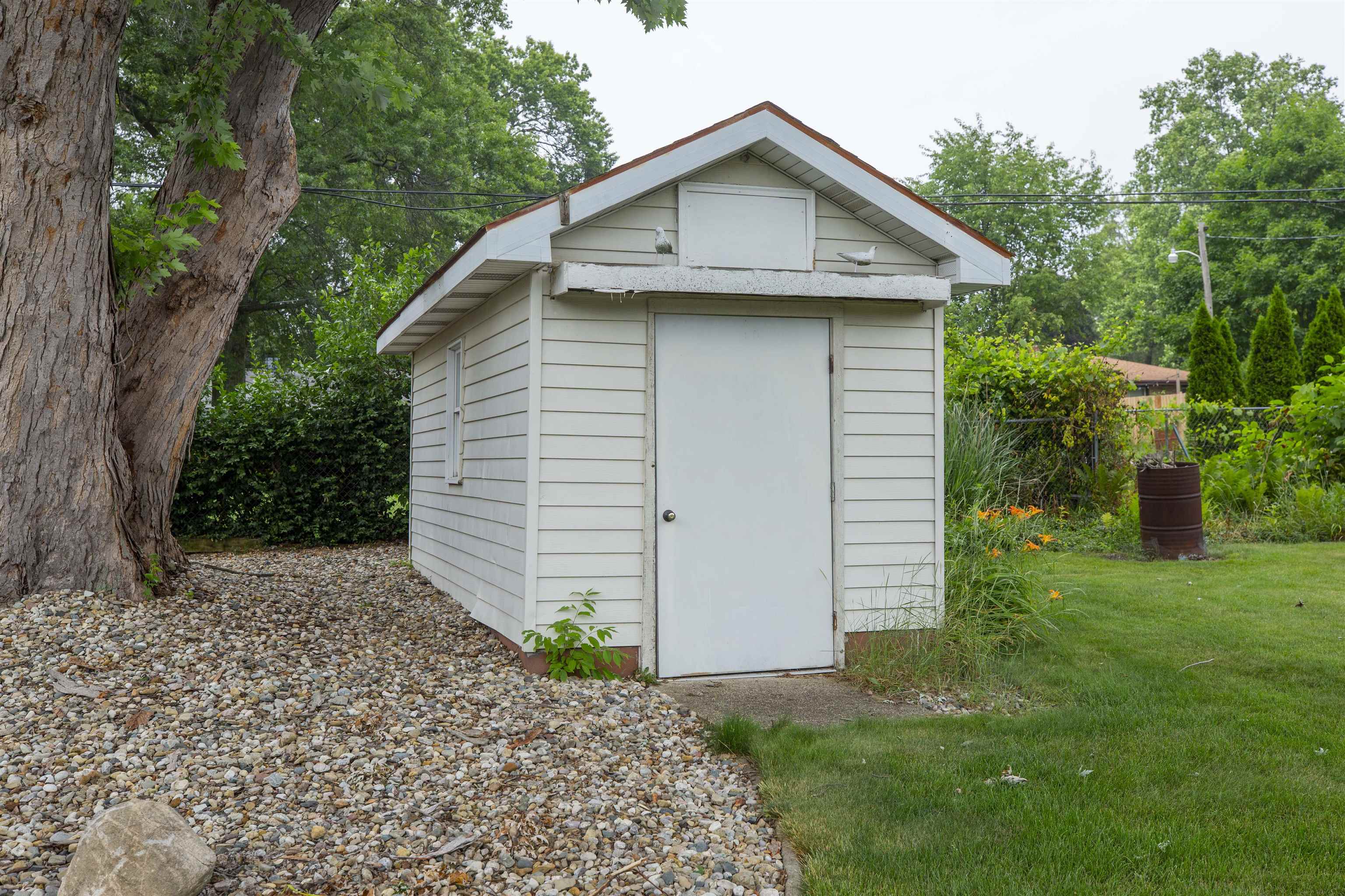 19635 Rolling Acres