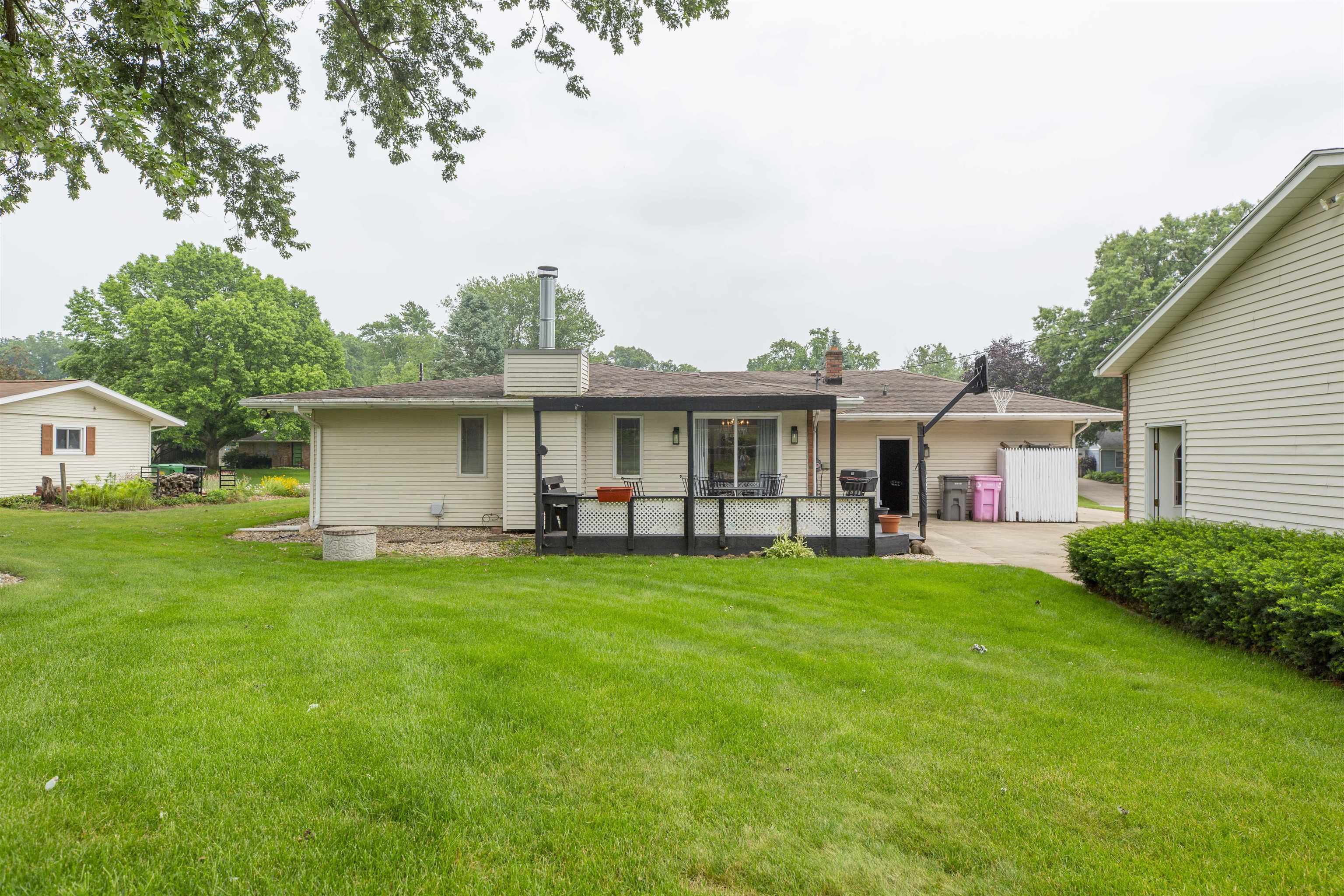 19635 Rolling Acres