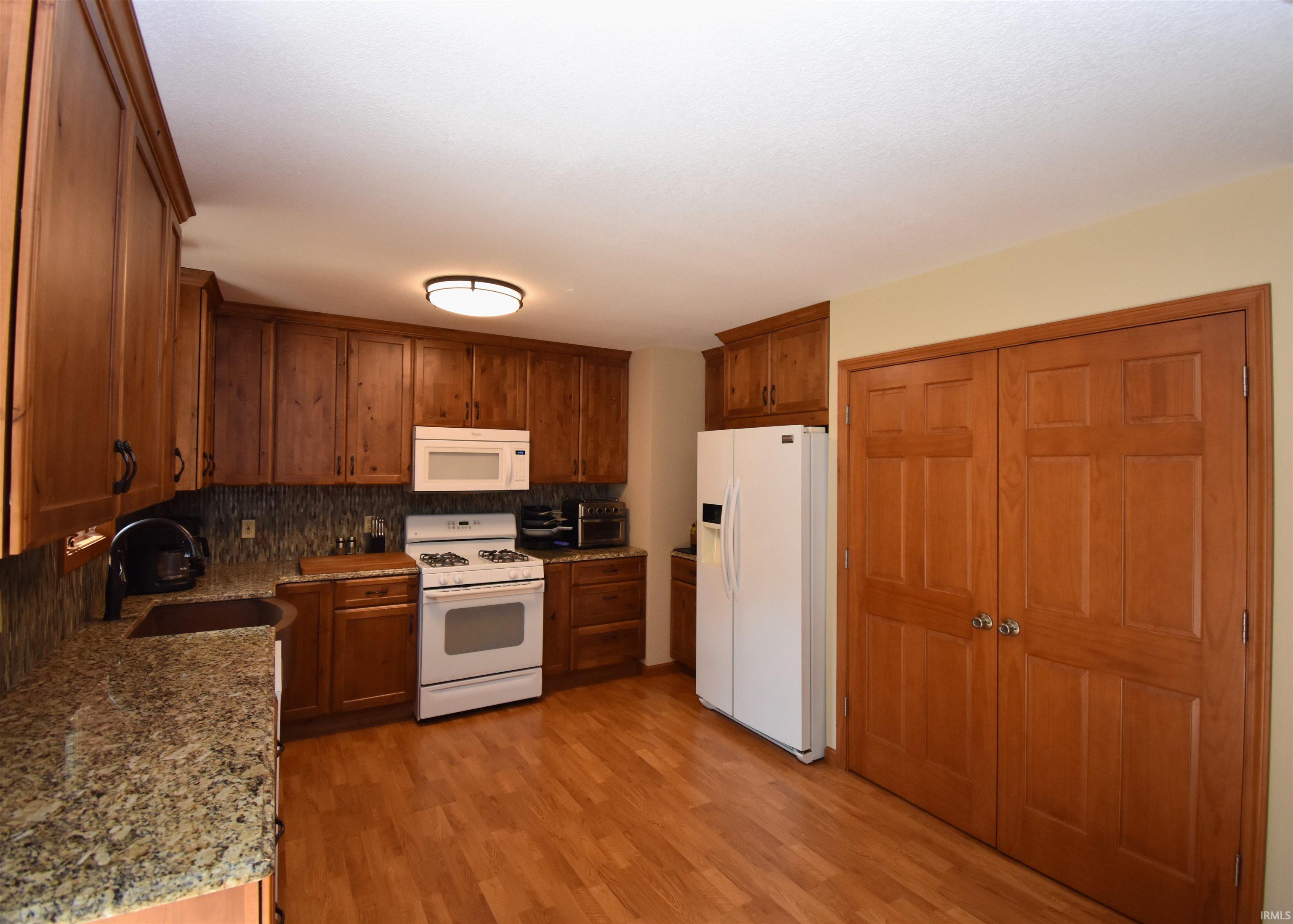4676 250 West