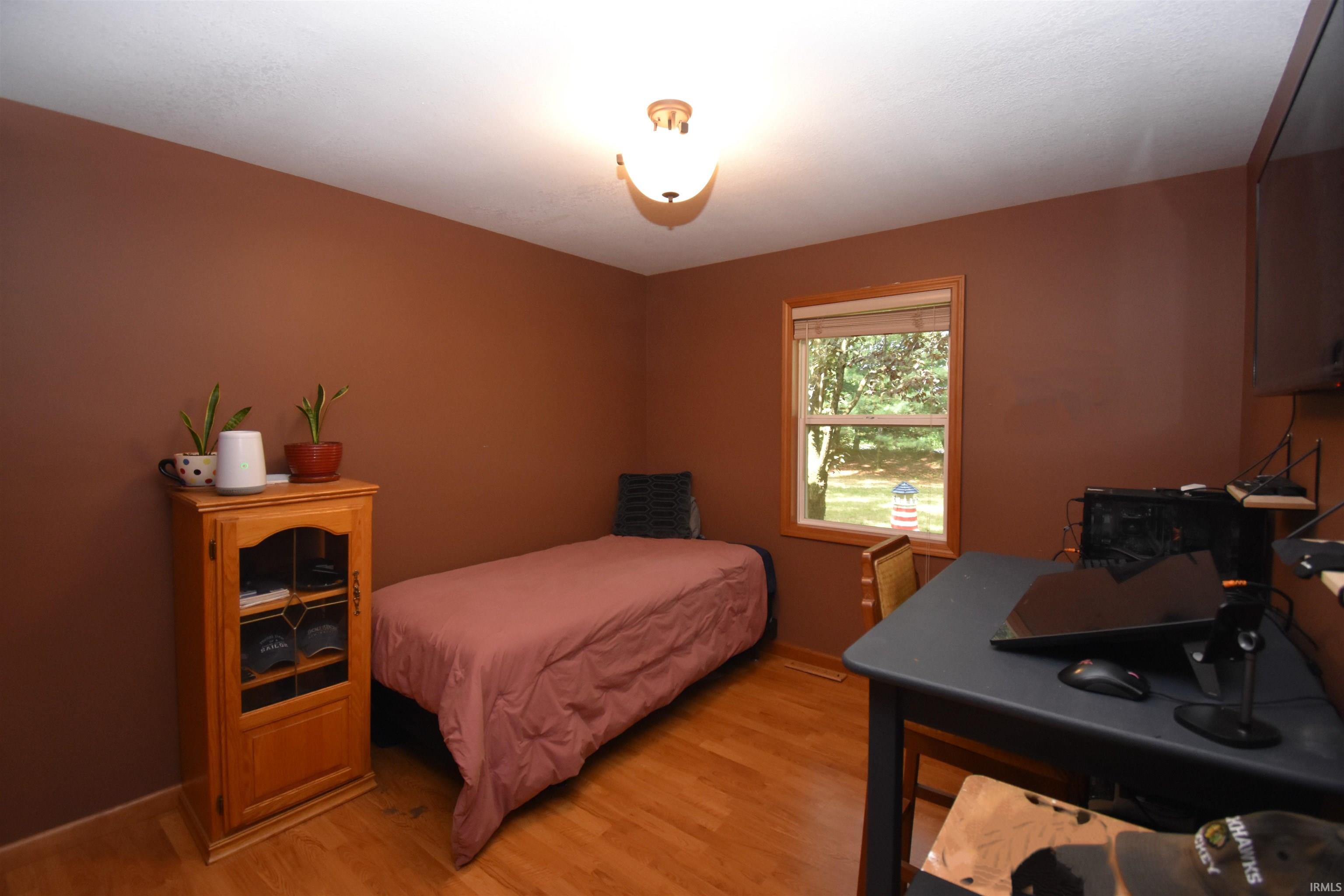 4676 250 West