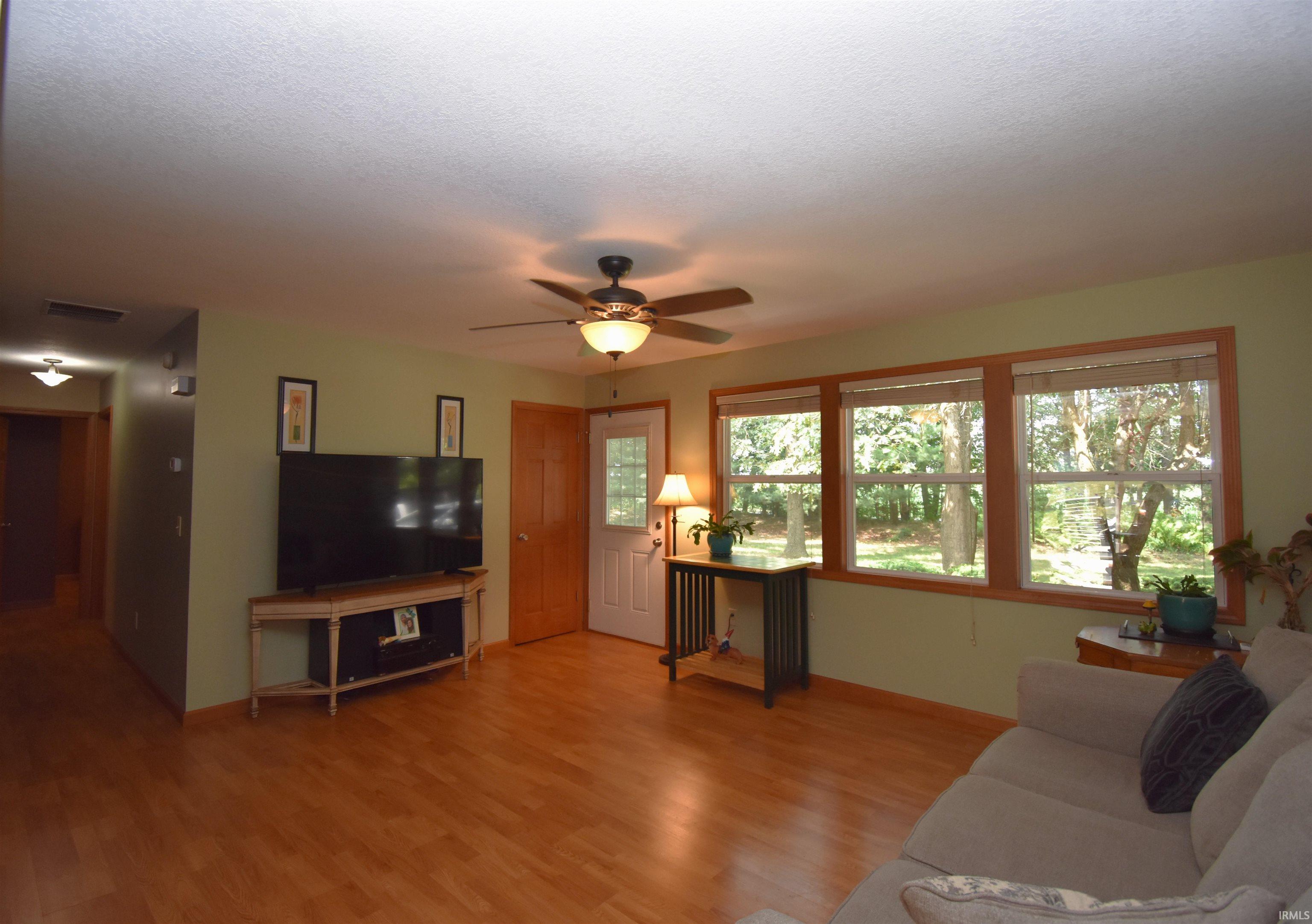 4676 250 West