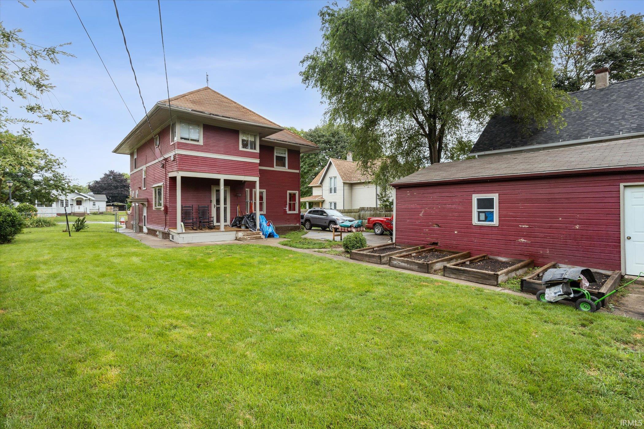 925 Lincolnway E