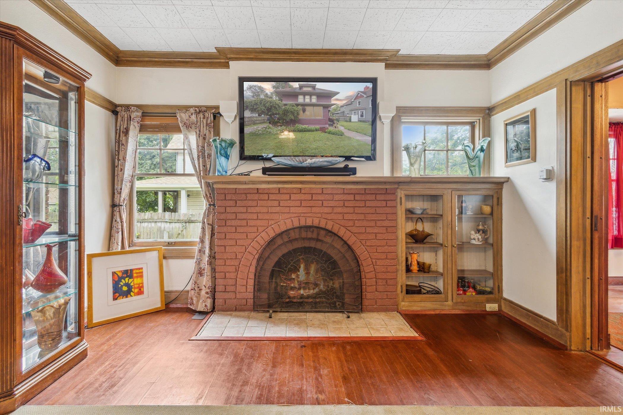 925 Lincolnway E