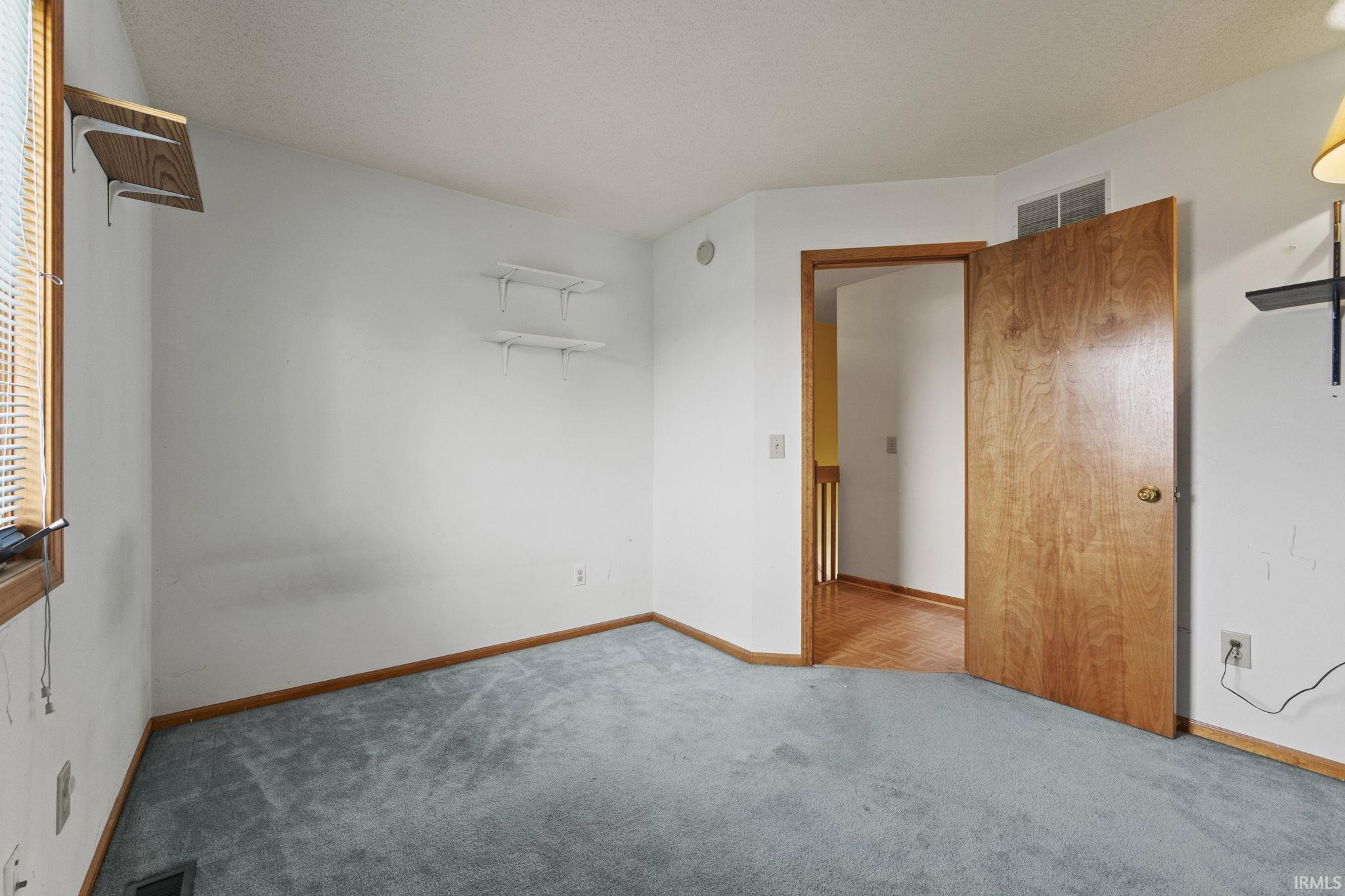 3611 Winding River