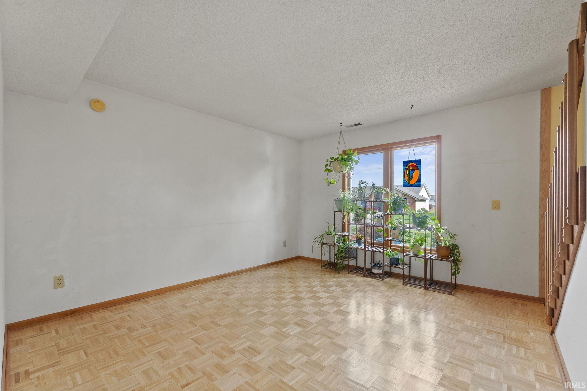 3611 Winding River