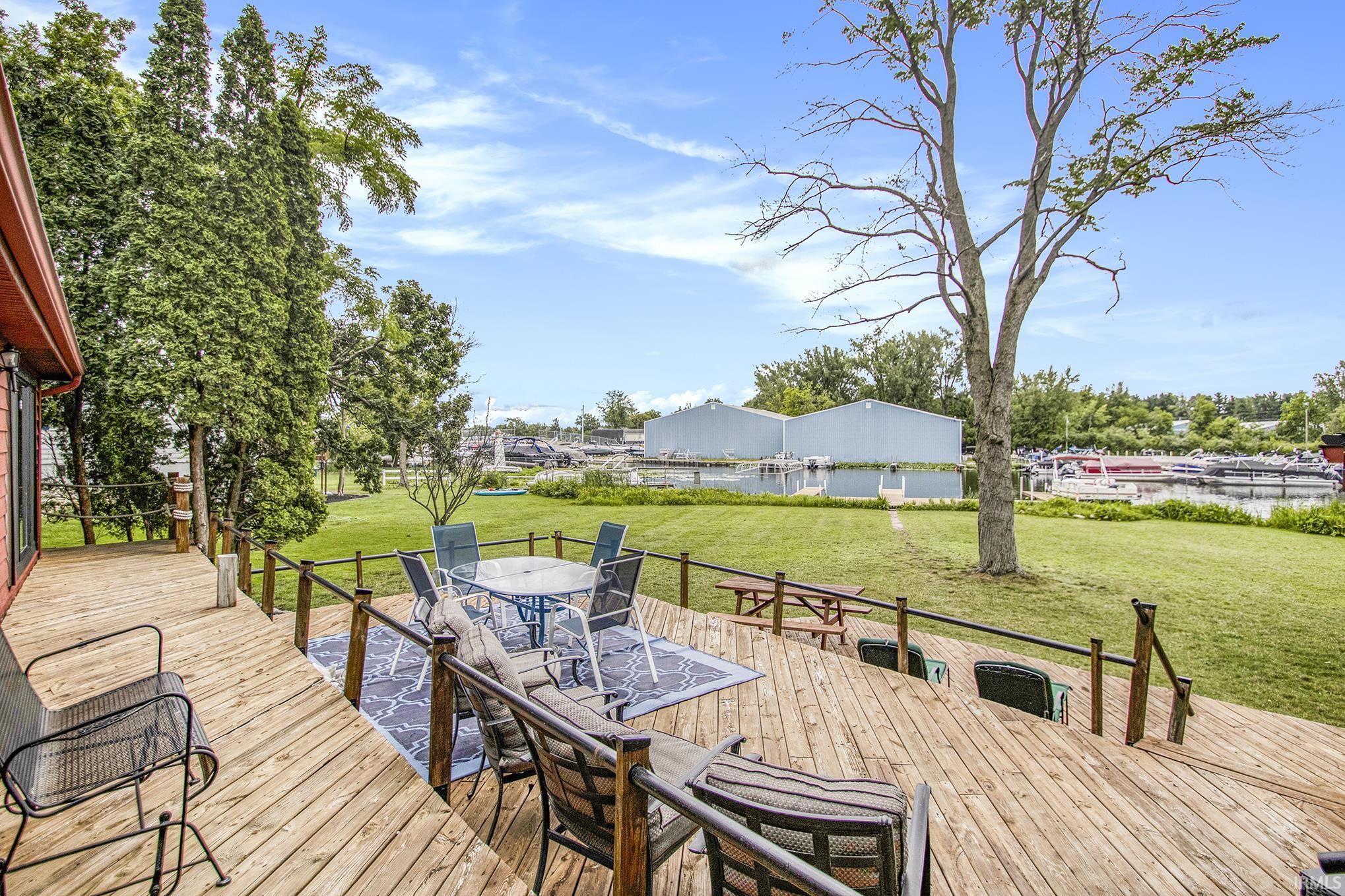 701 Lakeside