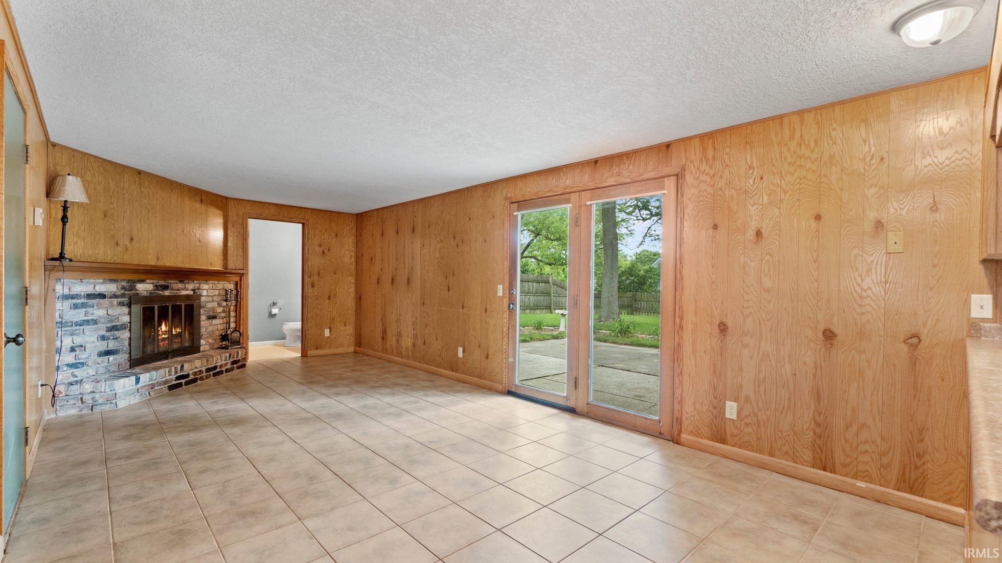 2316 Forest Valley