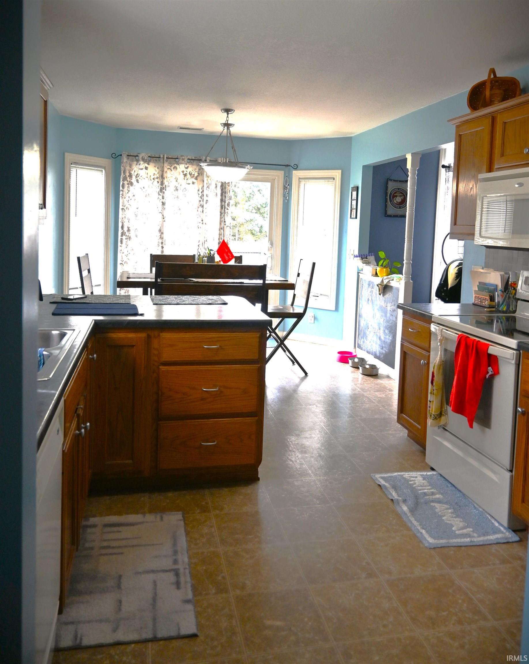 9526 Fenwick