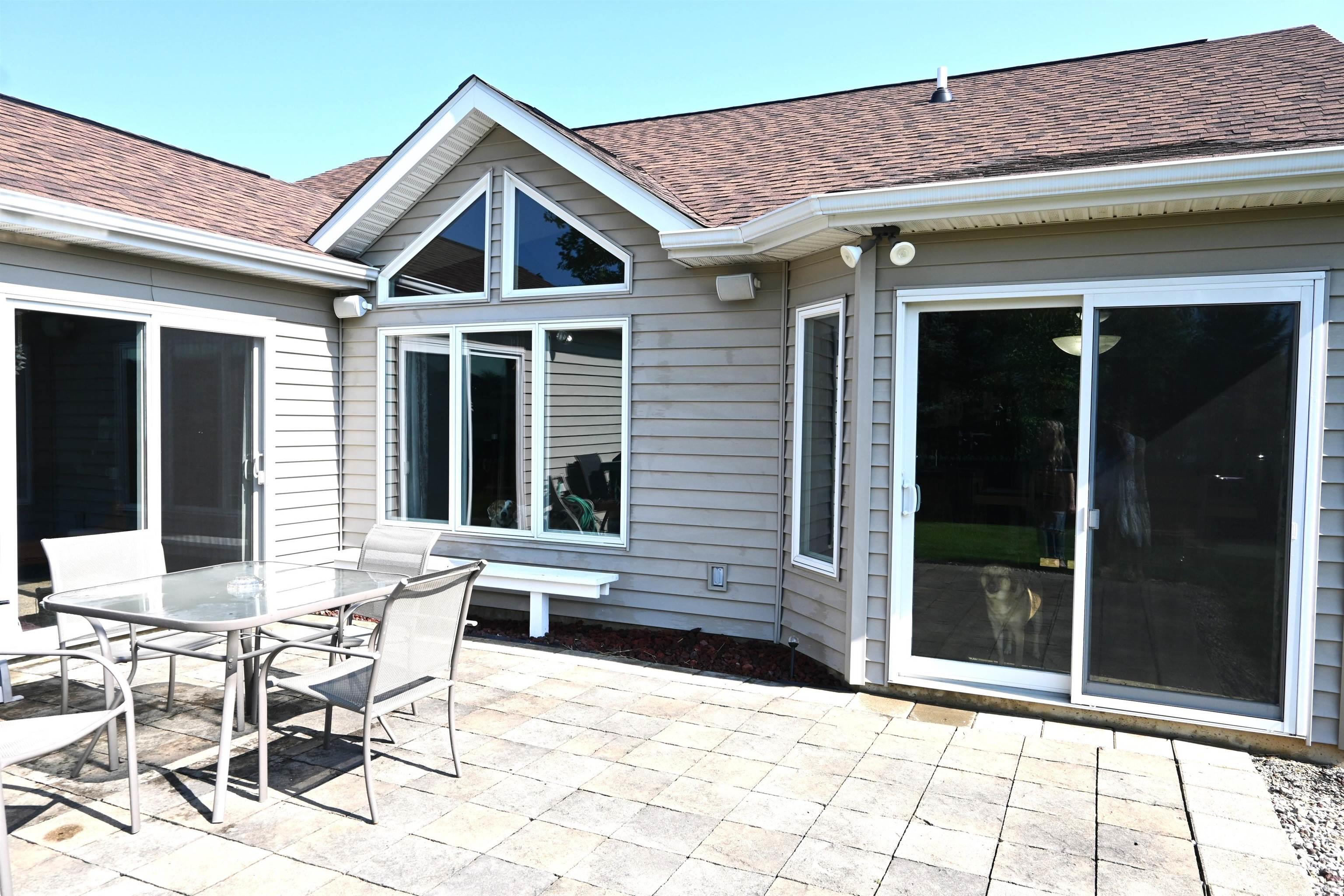9526 Fenwick