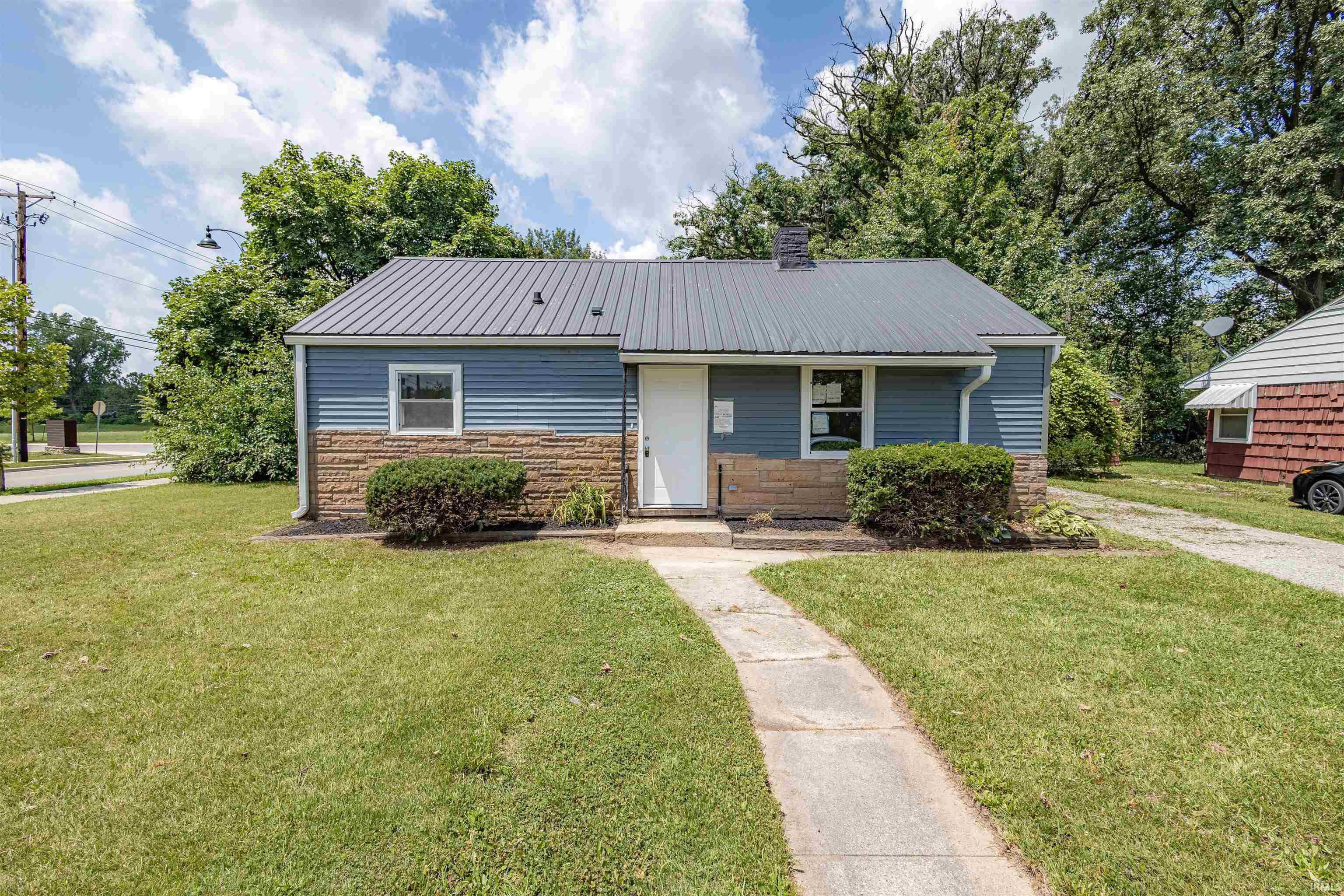 4146 Plaza