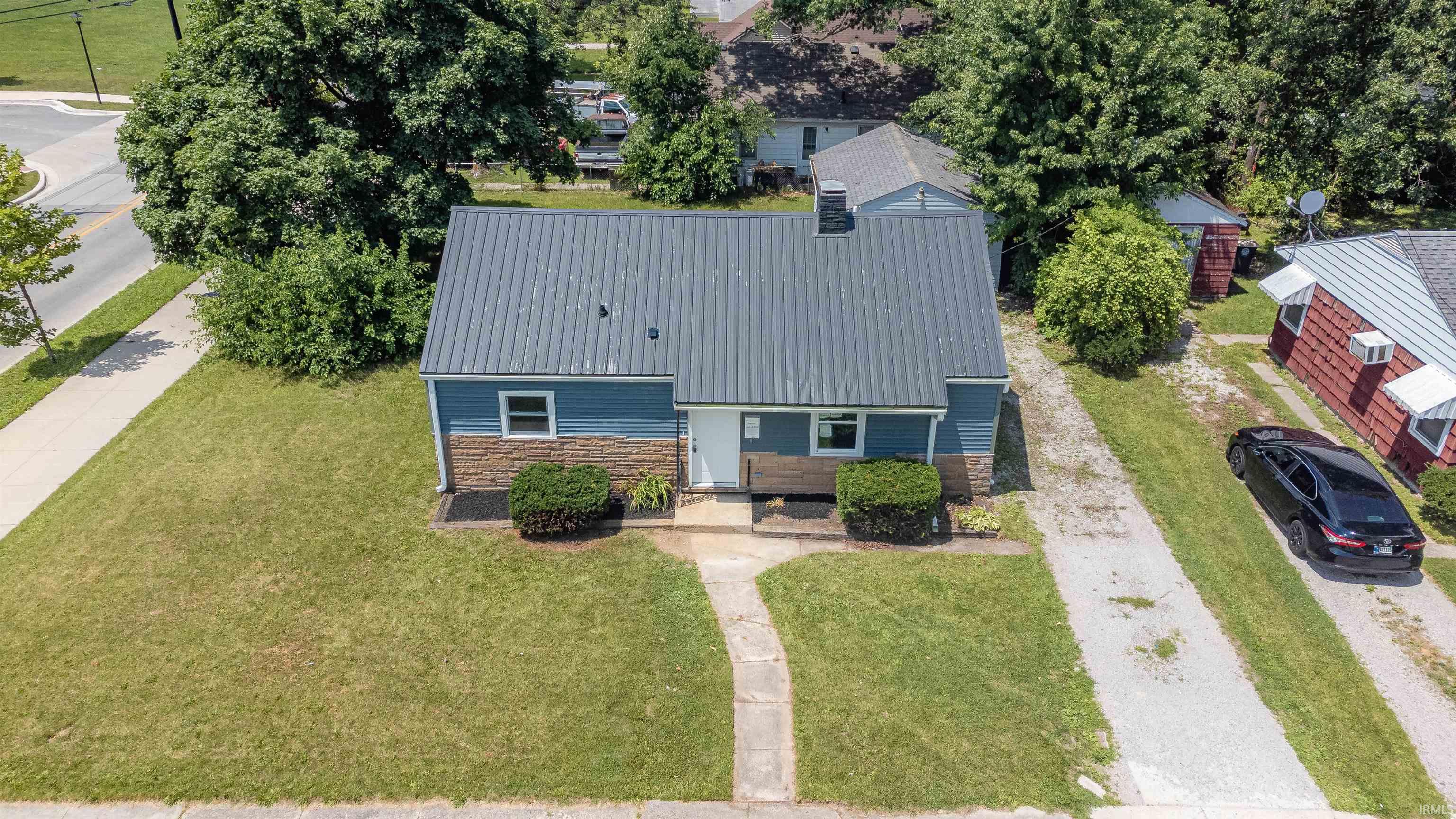 4146 Plaza