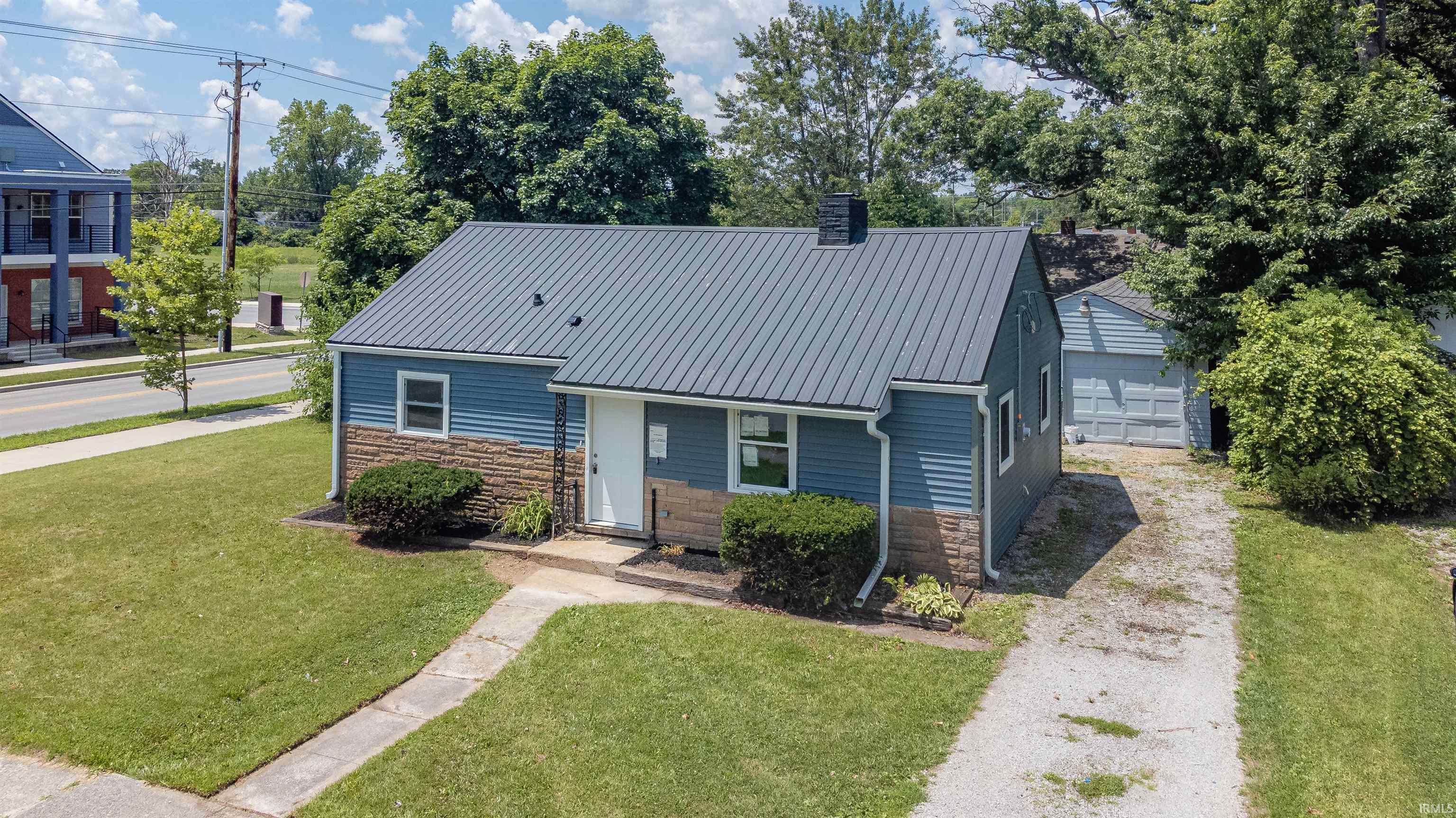 4146 Plaza