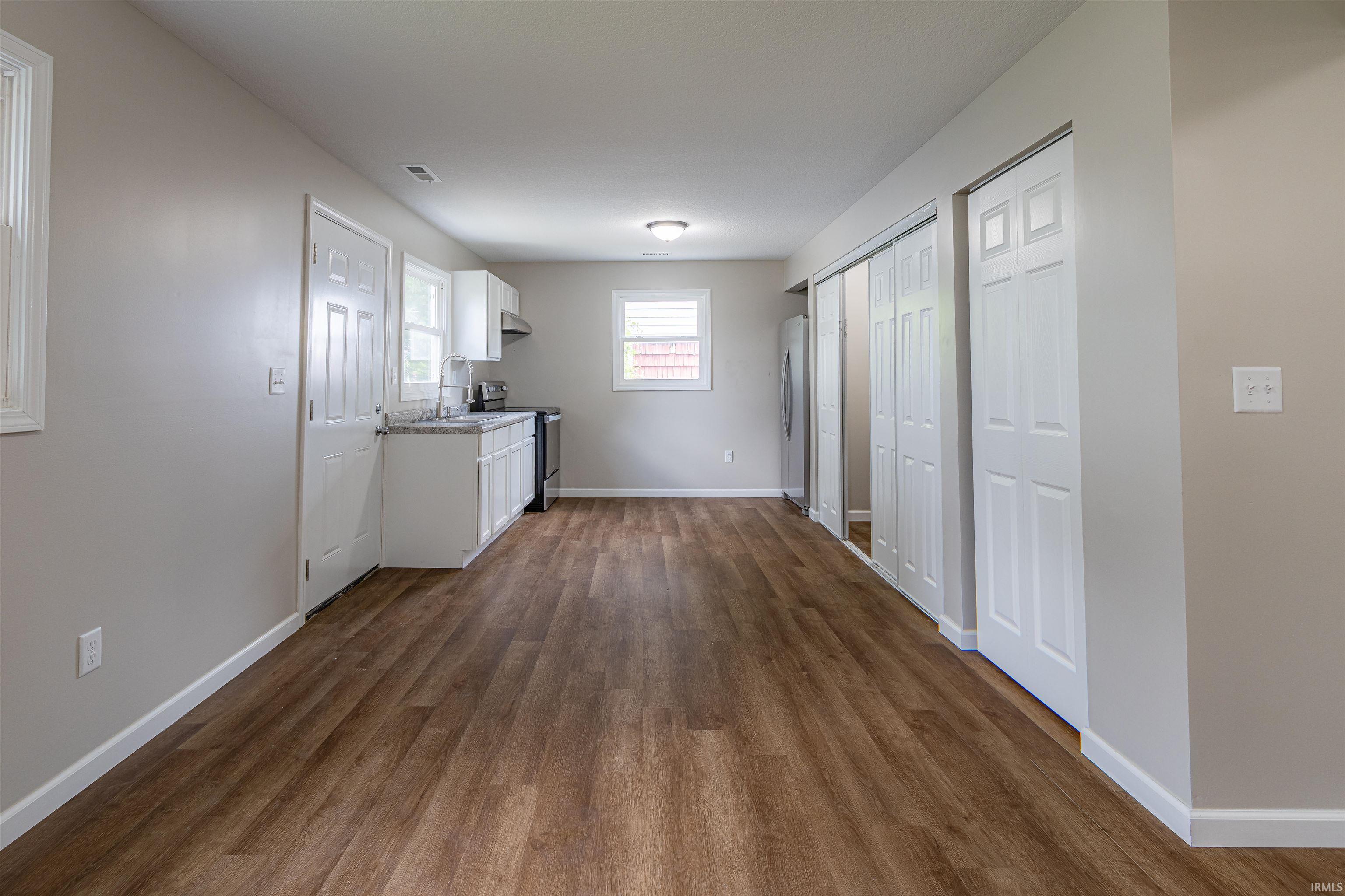 4146 Plaza