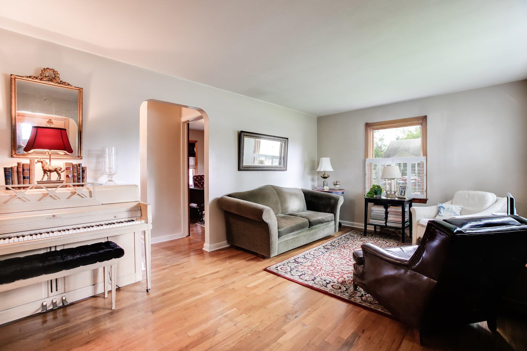 1419 Woodward