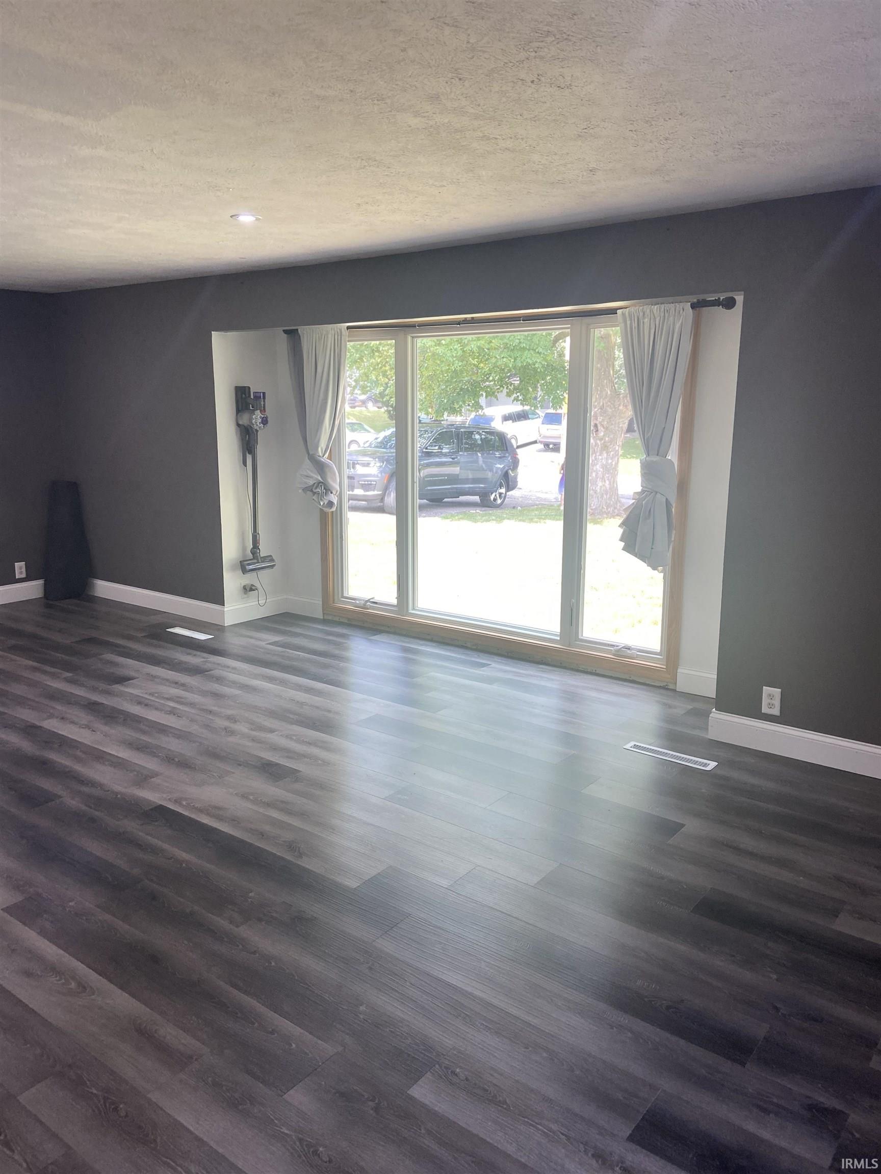 2903 Hilltop