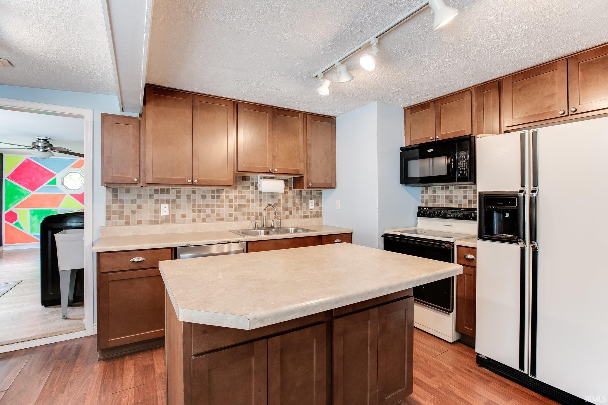 602 Elm