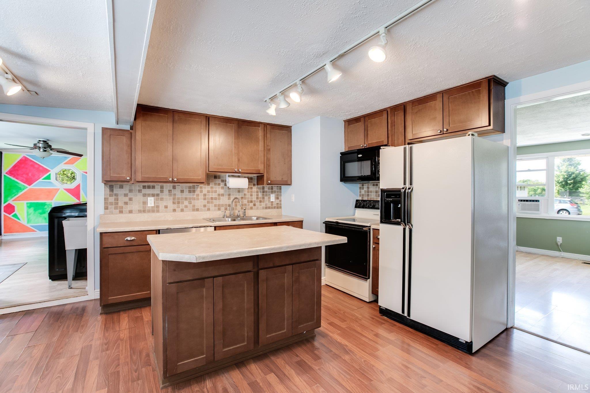 602 Elm