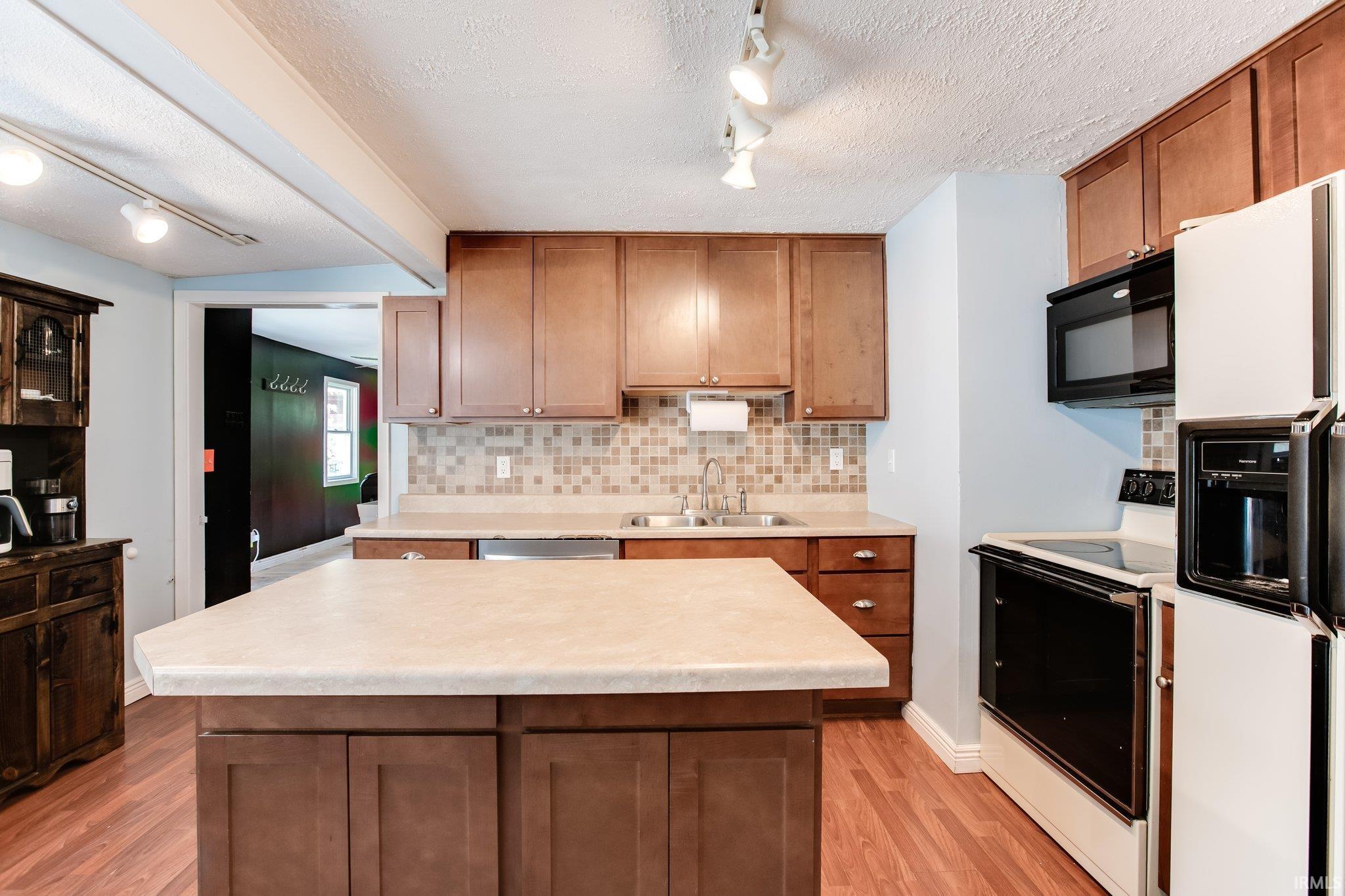 602 Elm