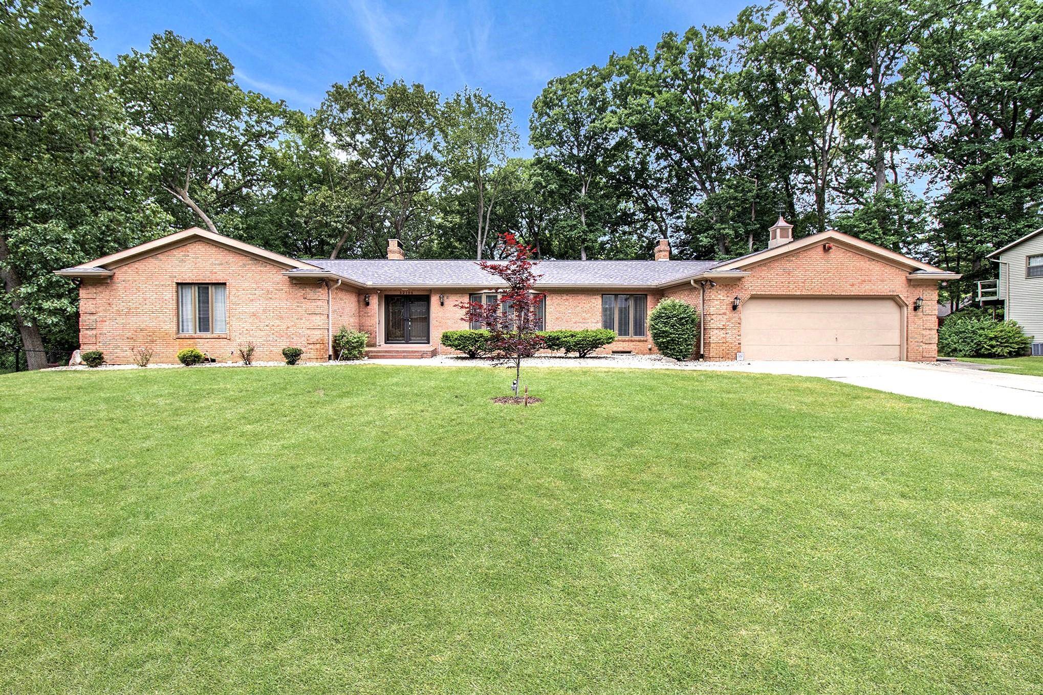 52105 Woodridge