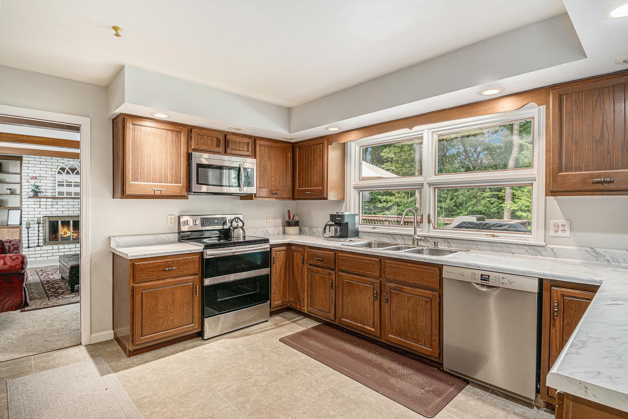 52105 Woodridge