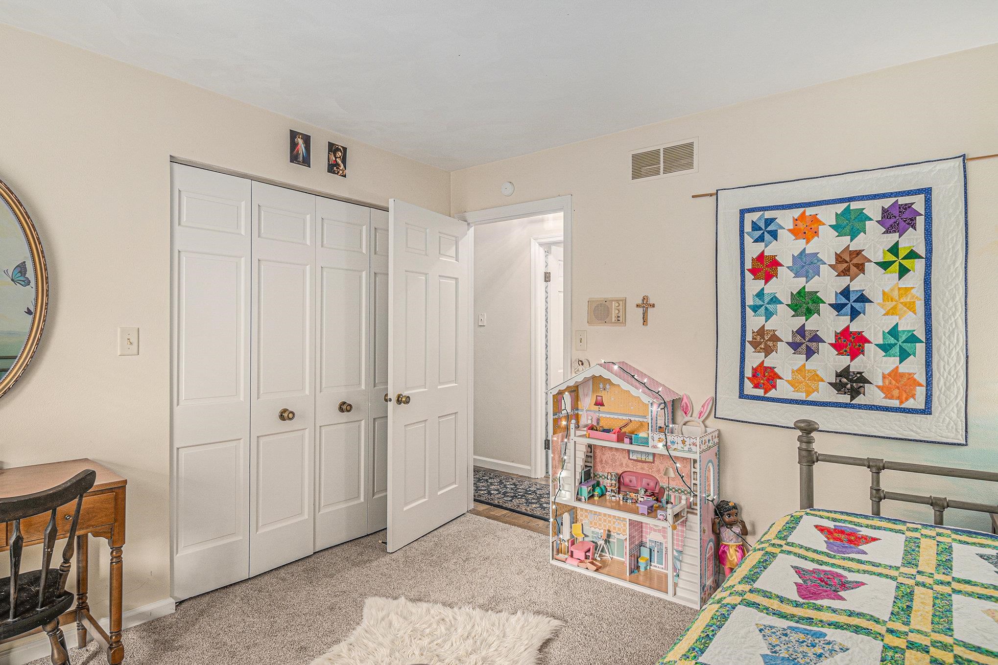 52105 Woodridge