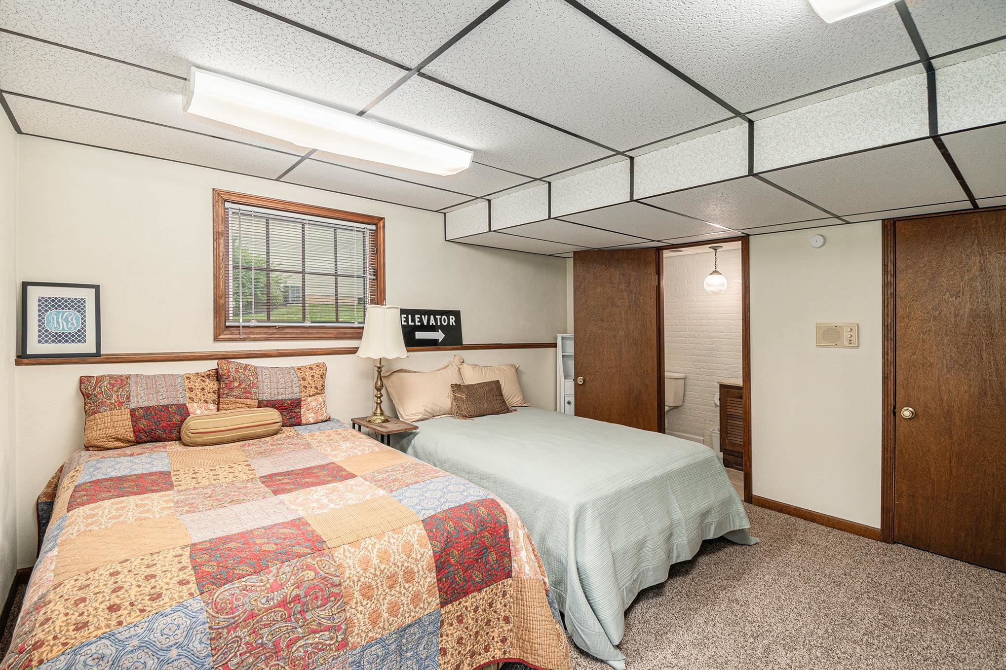 52105 Woodridge